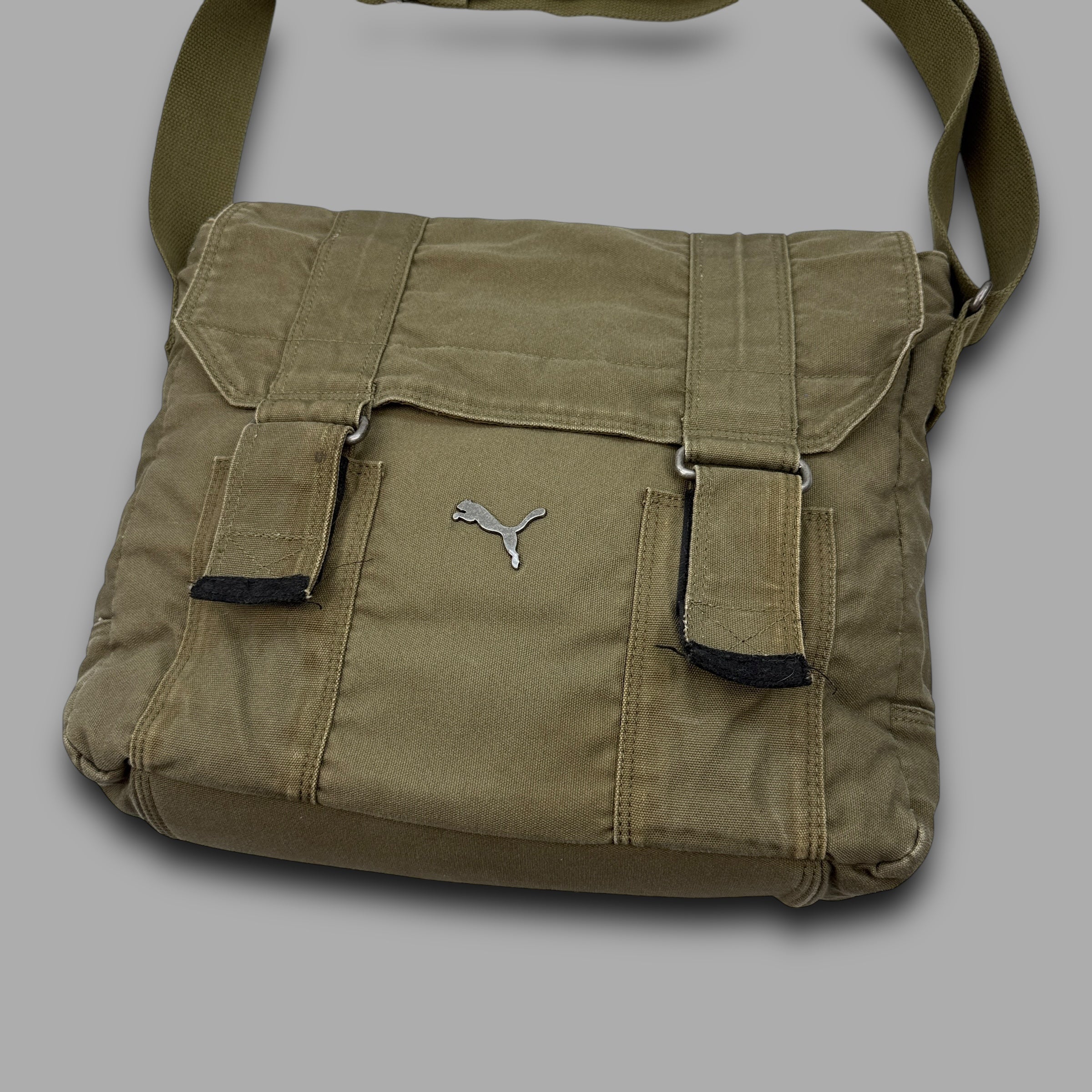 Puma 2000's technical multi-pocket satchel shoulder bag (OS)