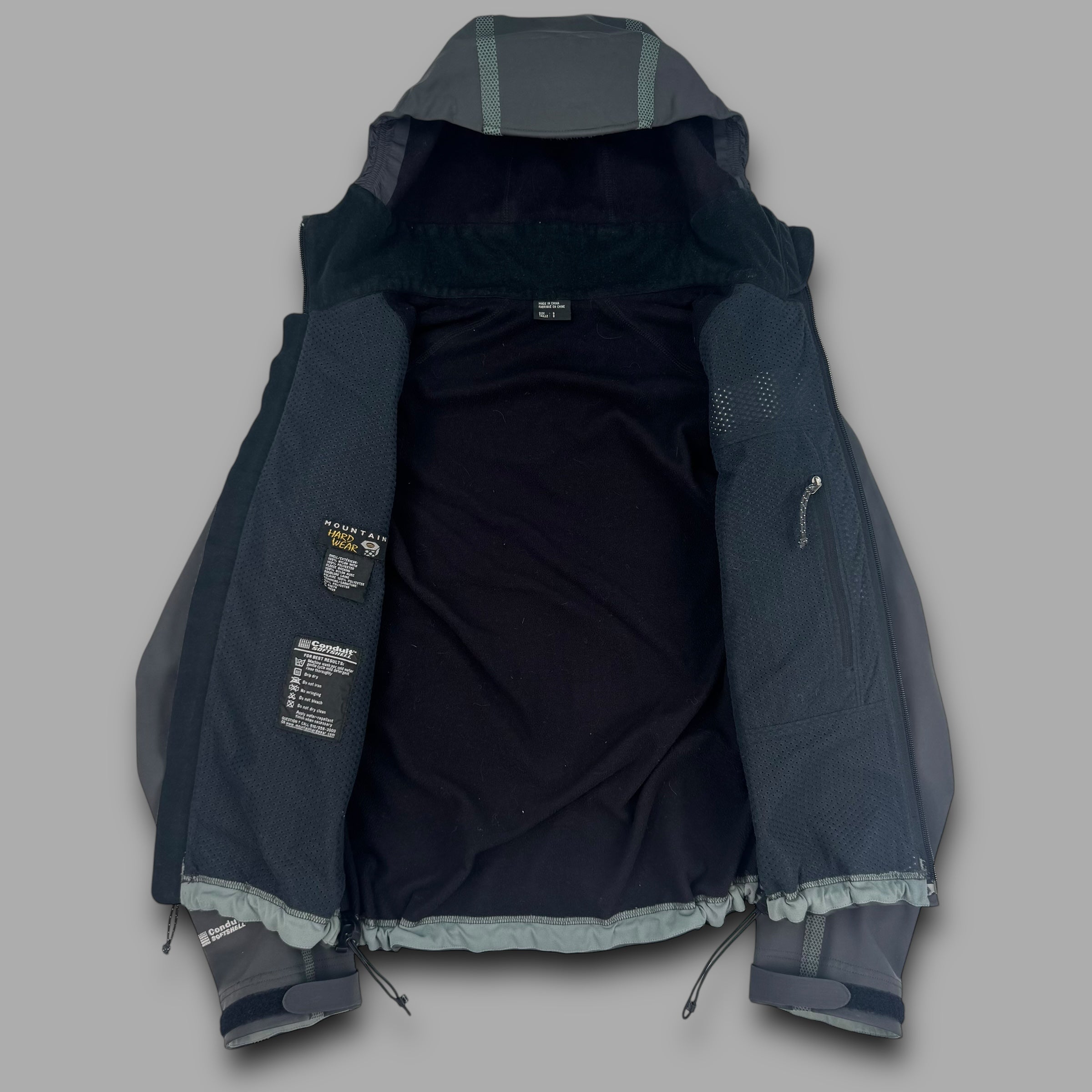 Mountain hardwear 2000's conduit taped seams nylon softshell jacket (S)