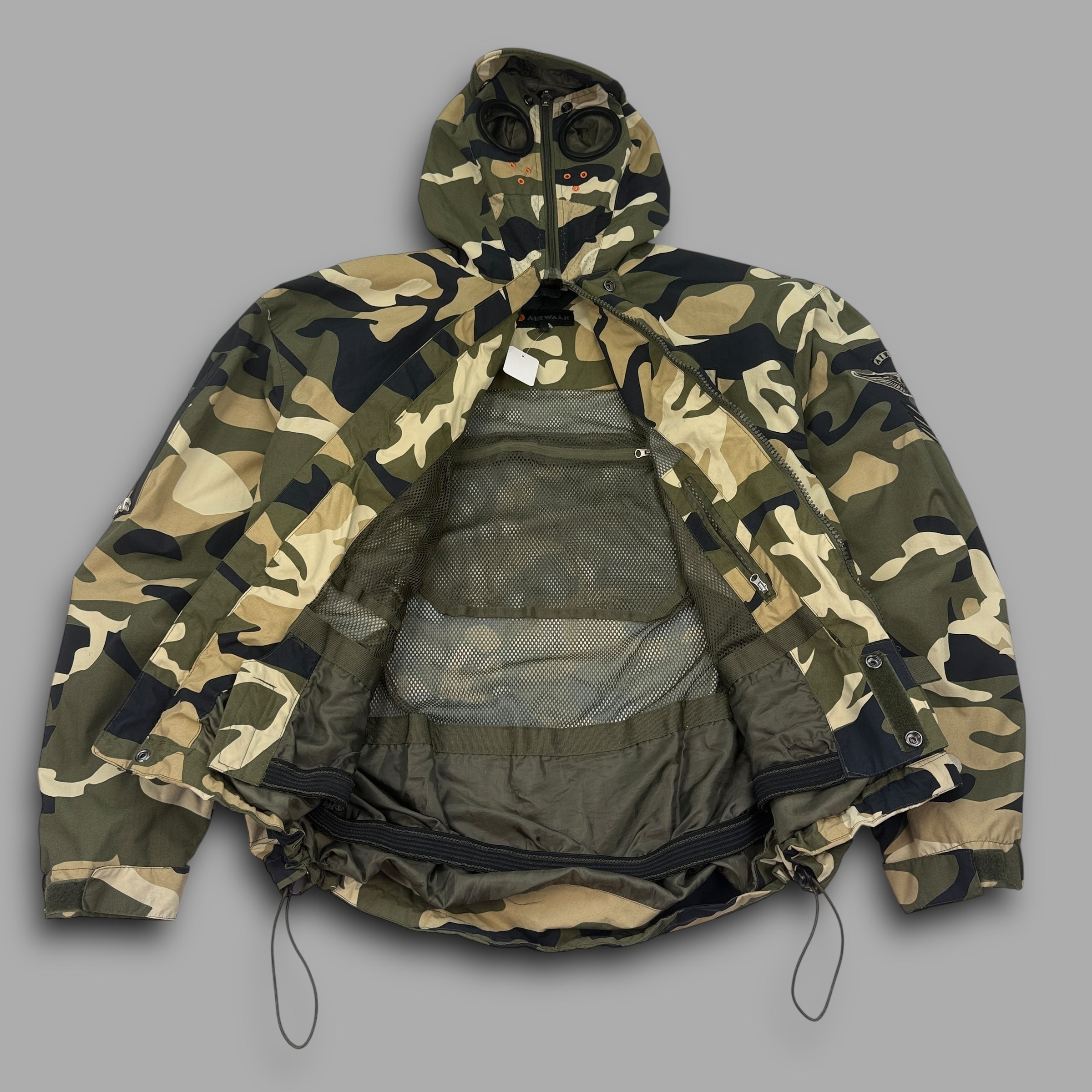 Airwalk 2000's technical camo goggle ski jacket (L)