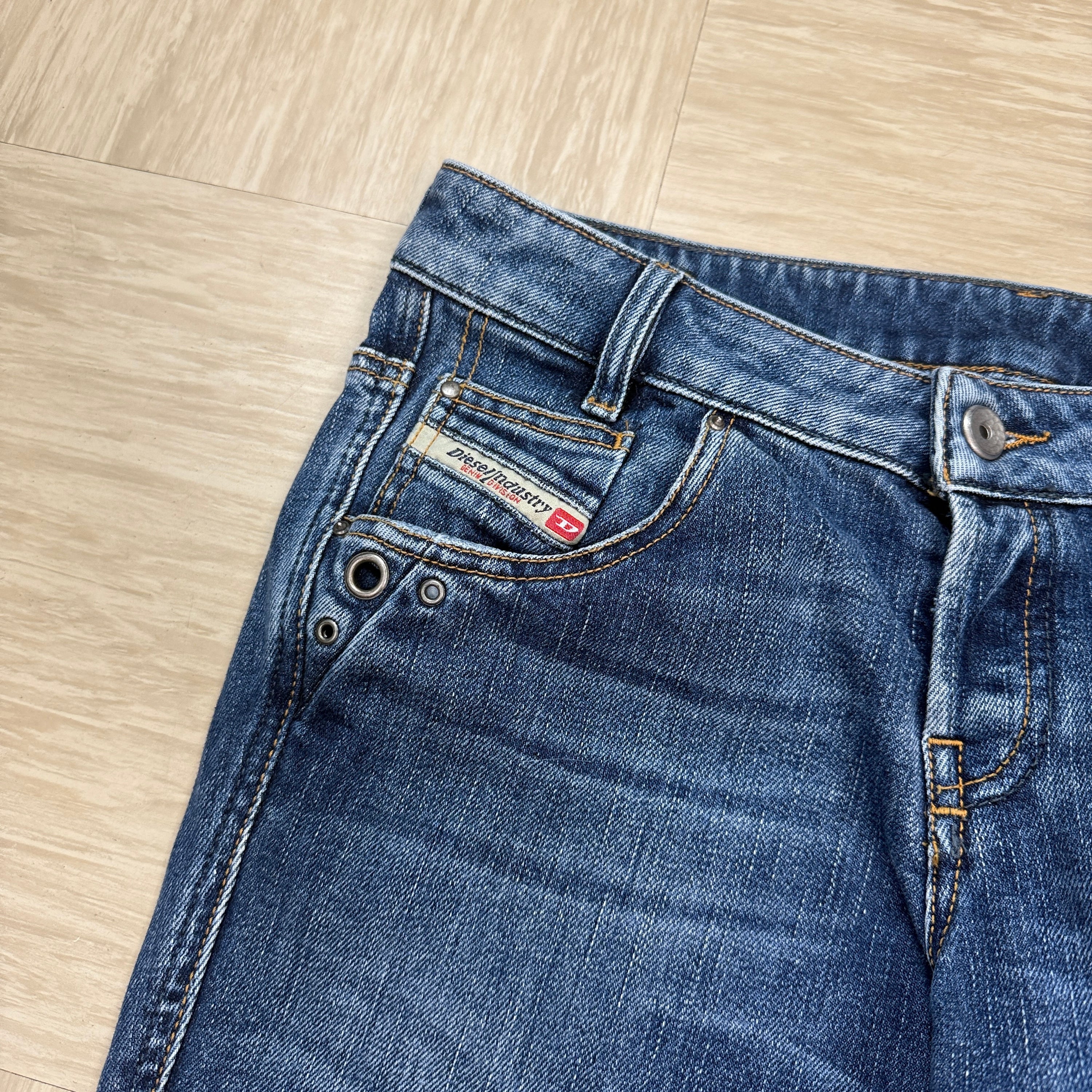 Diesel ryoth-n 2000's low waisted denim bootcut jeans (S)