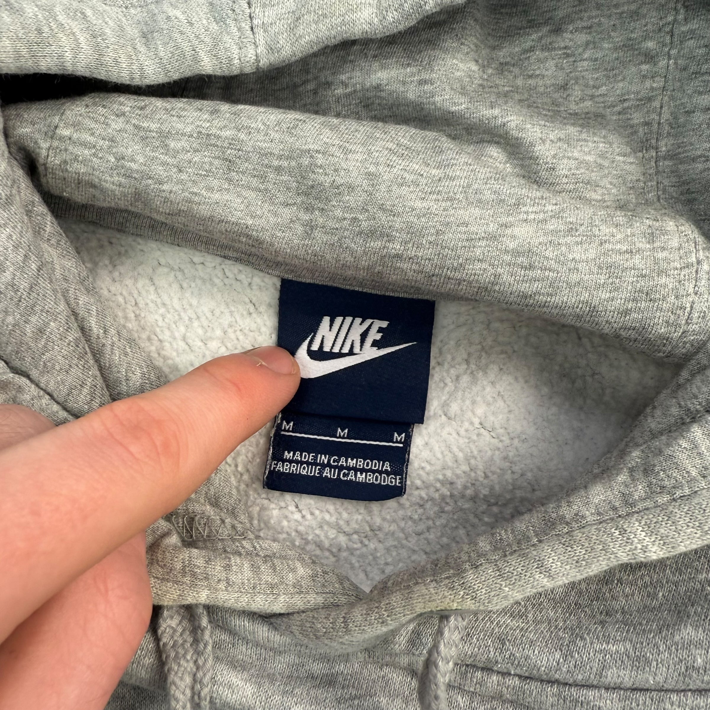 Nike 2000's spellout embroidered club hoodie (M)