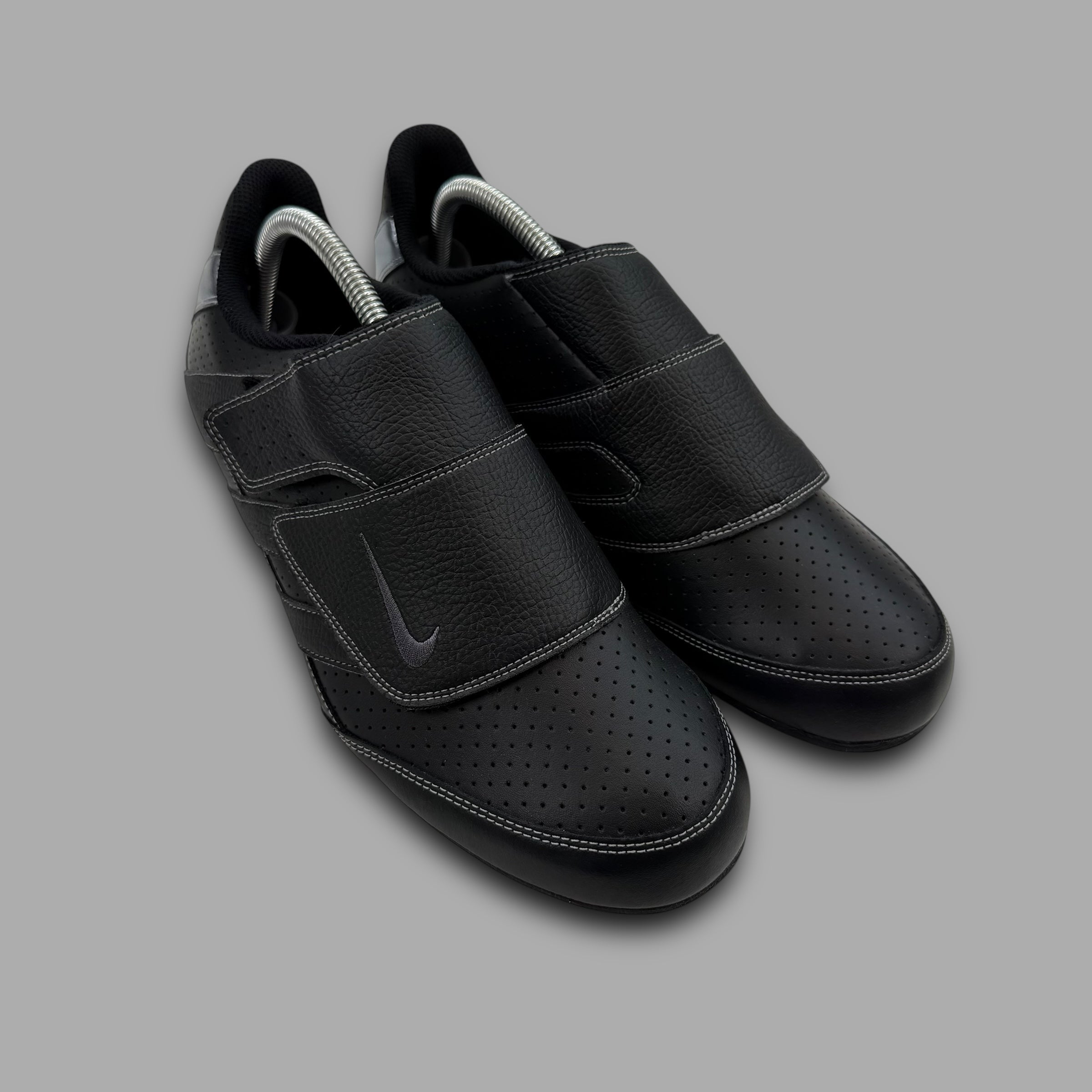 Nike roubaix 2009 'black & silver perforated ' slip on (UK8)