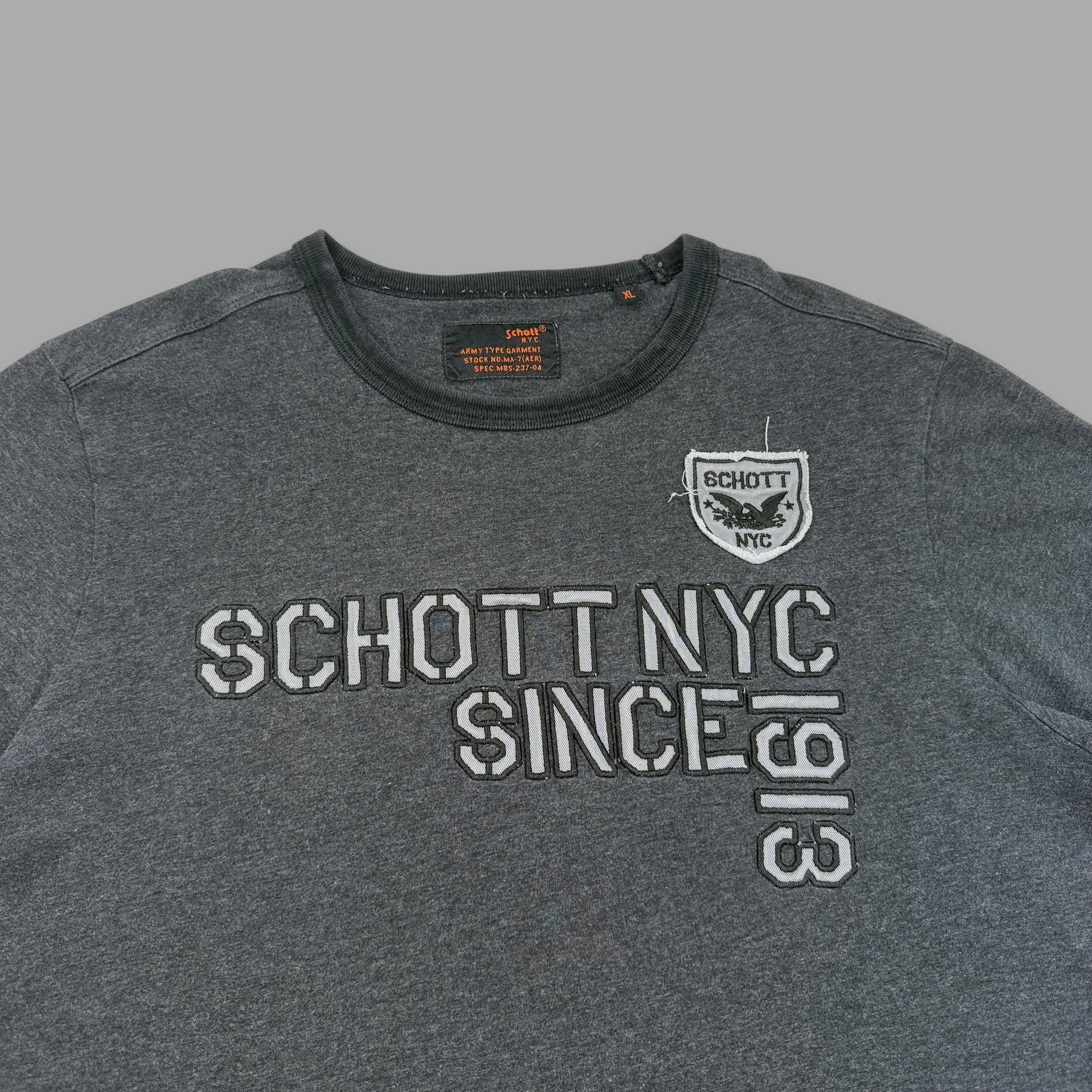 Schott NYC 2000's spellout graphic tee (XL)