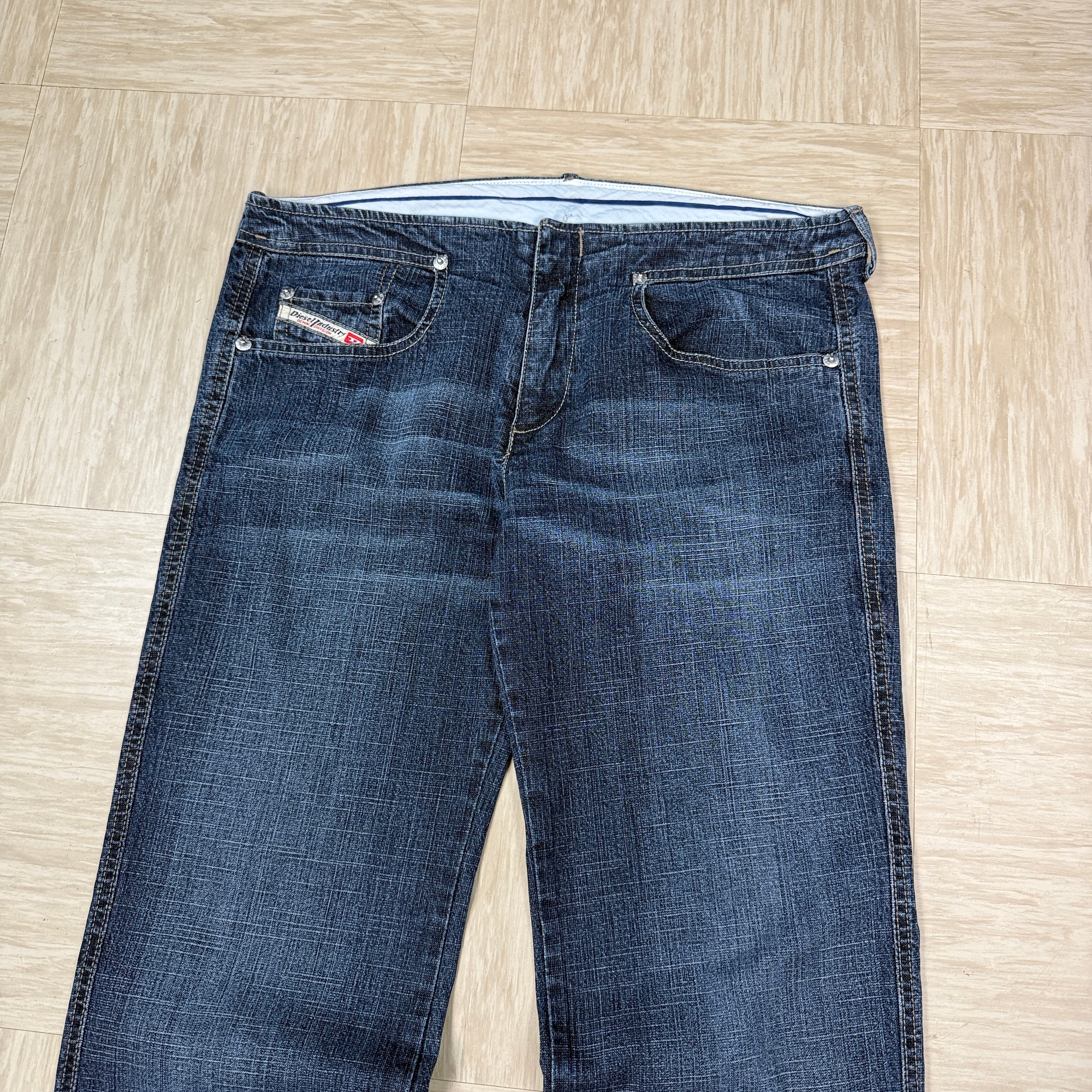 Diesel 2000's low waisted flared bootcut denim jeans (S-M)