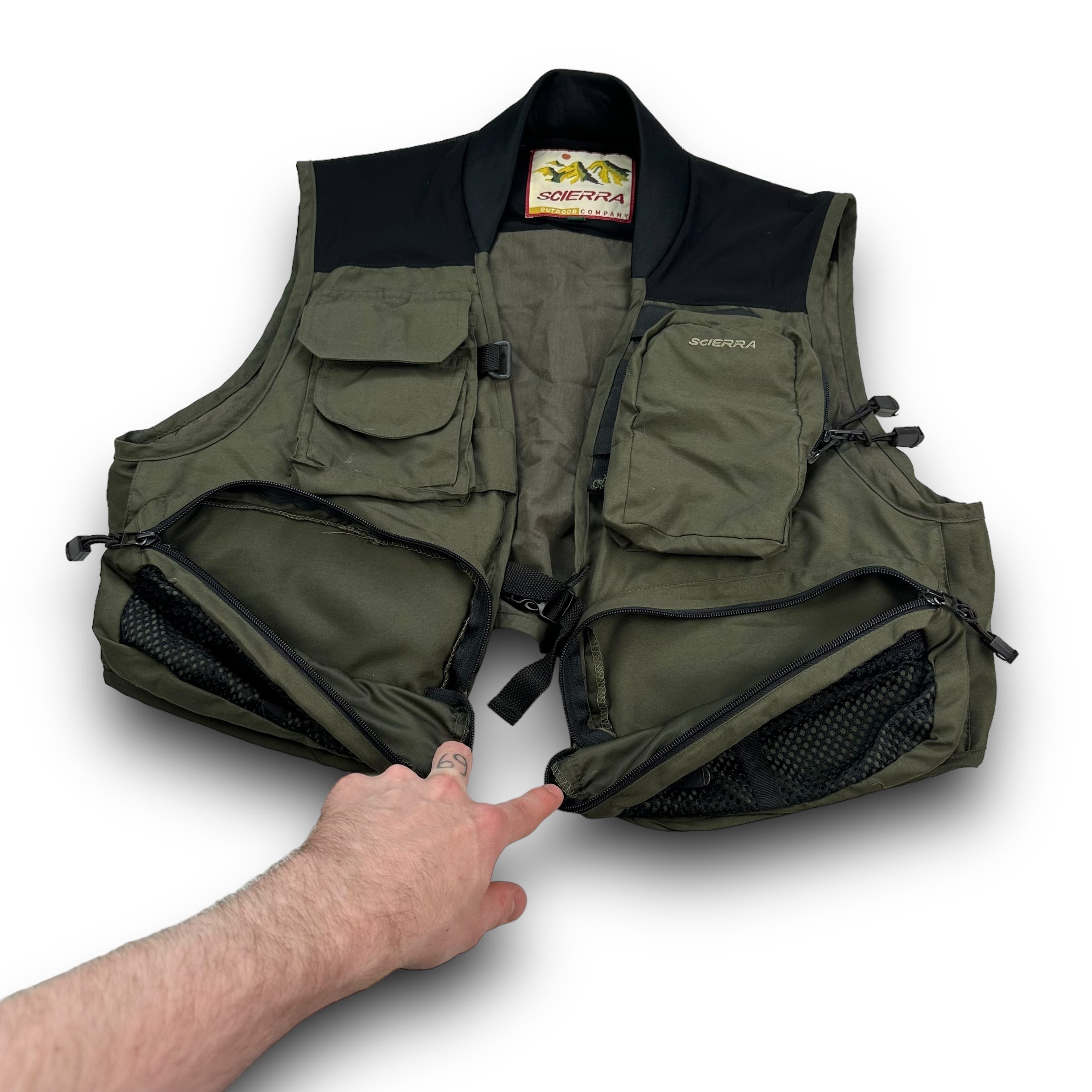 Scierra 2000's technical multi-pocket fishing vest (M)