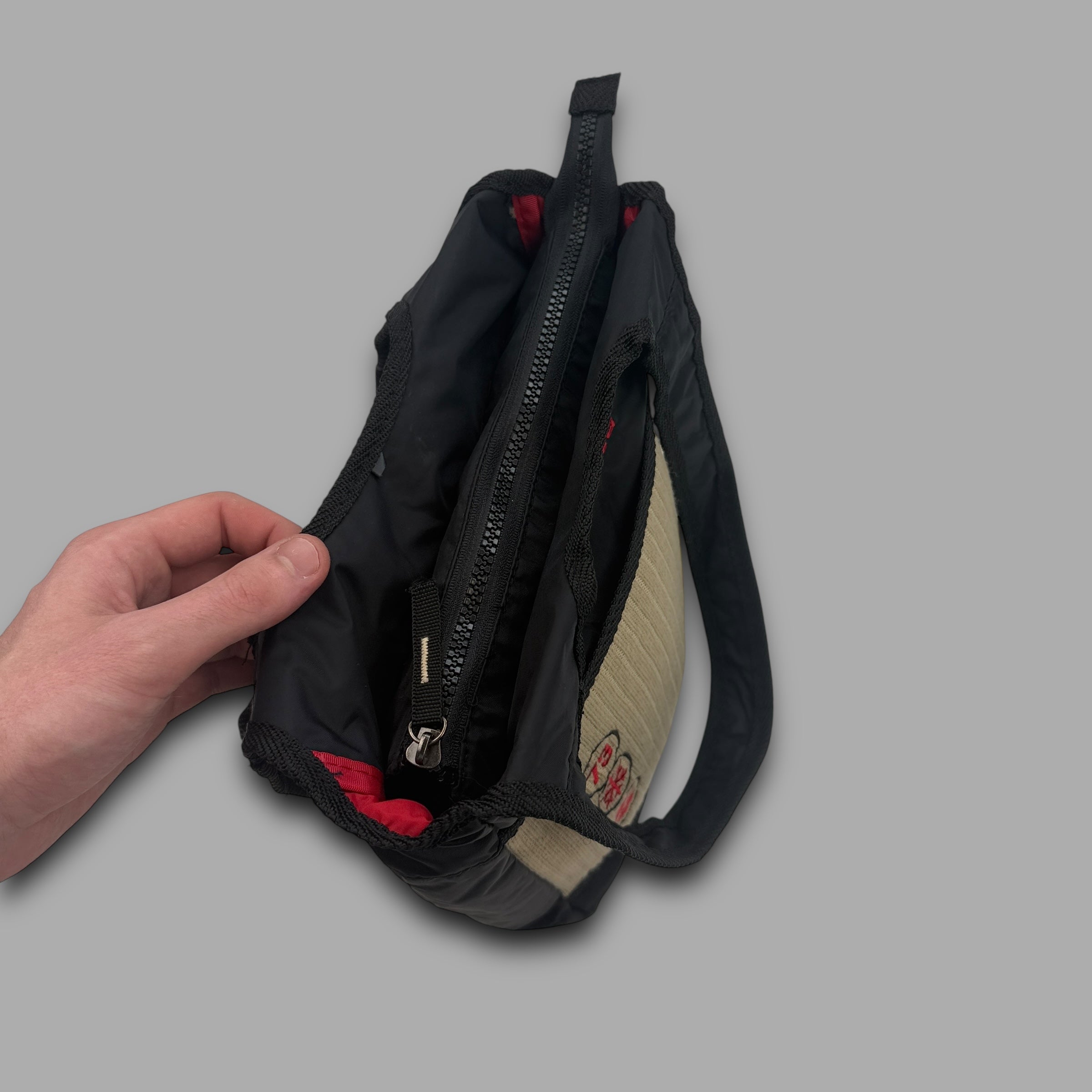 Billabong 2000's nylon spellout shoulder bag / handbag (OS)