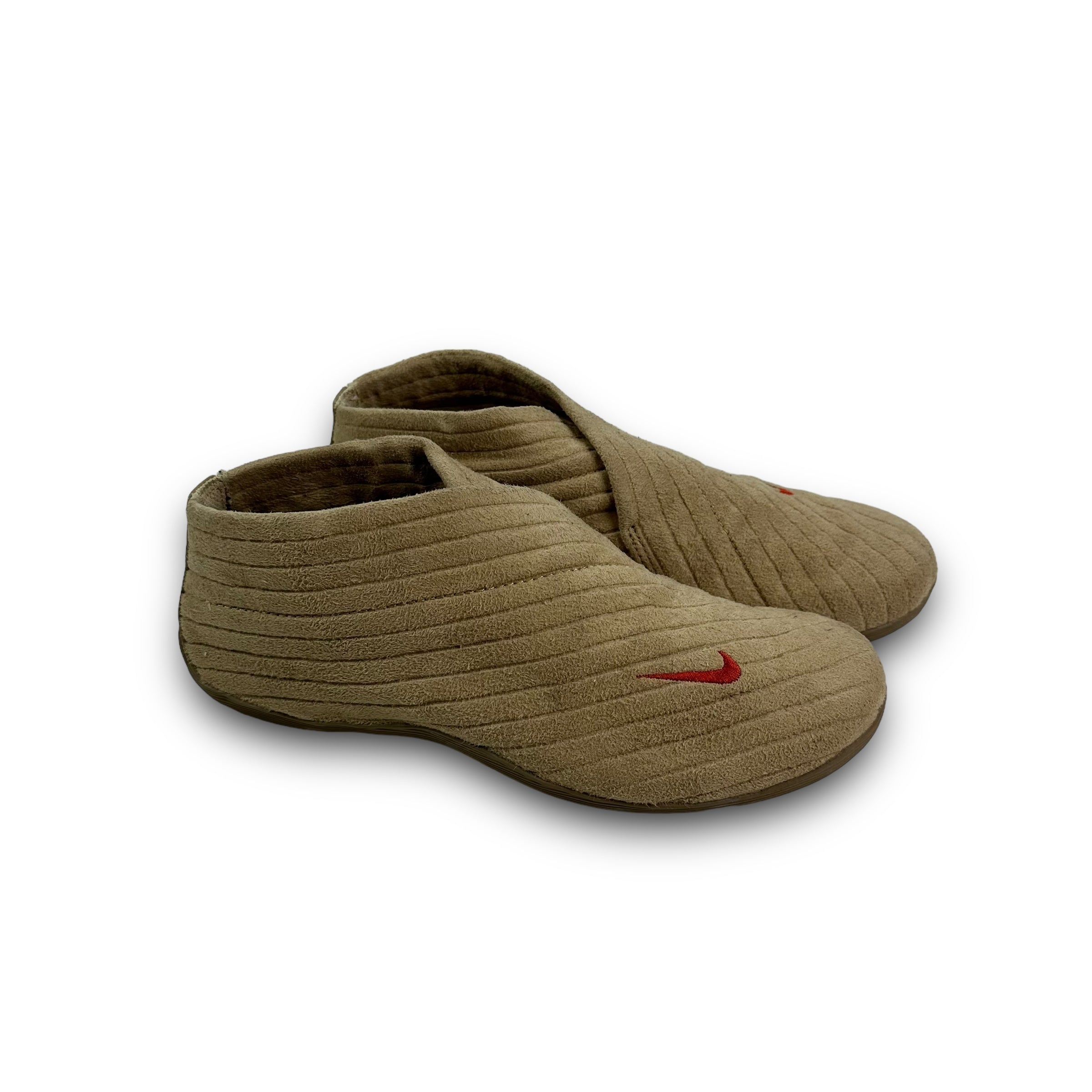 Nike Kyoto 2003 velour slip on (UK6)