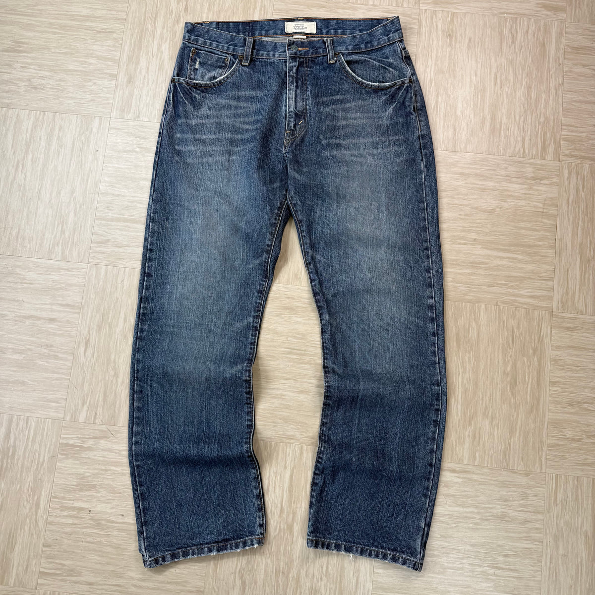 No fear 2000's relaxed fit denim straight leg jeans (S)