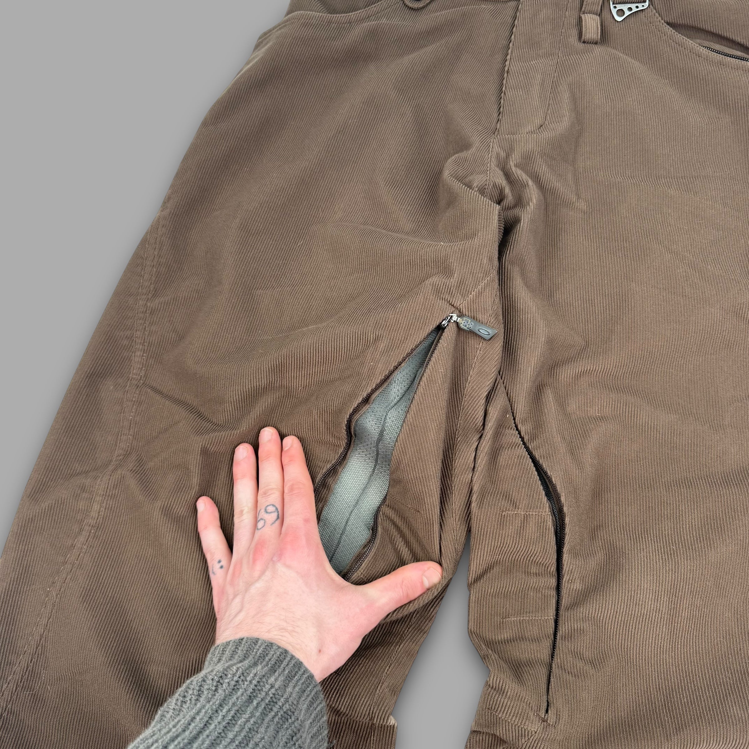 Oakley hydro fuel 2000's technical corduroy baggy vented ski sallopettes (S-M)