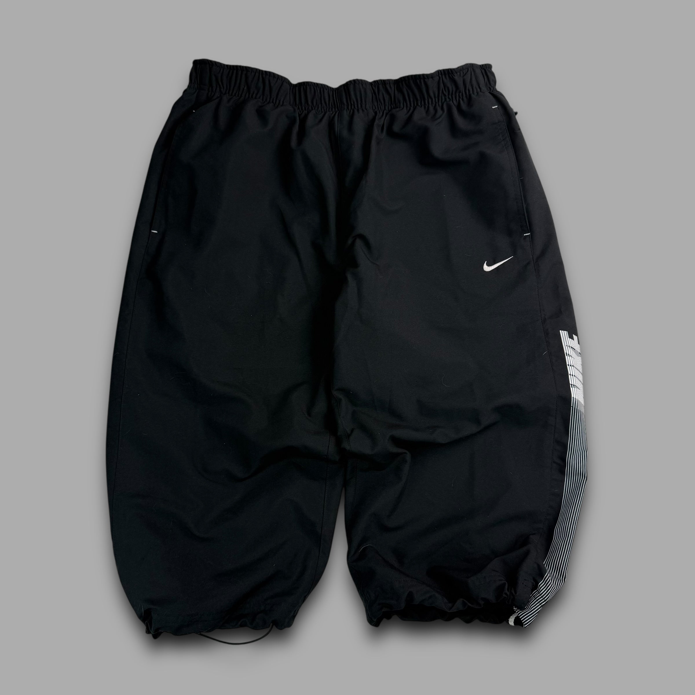 Nike 2000's baggy wide leg spellout shorts (M)