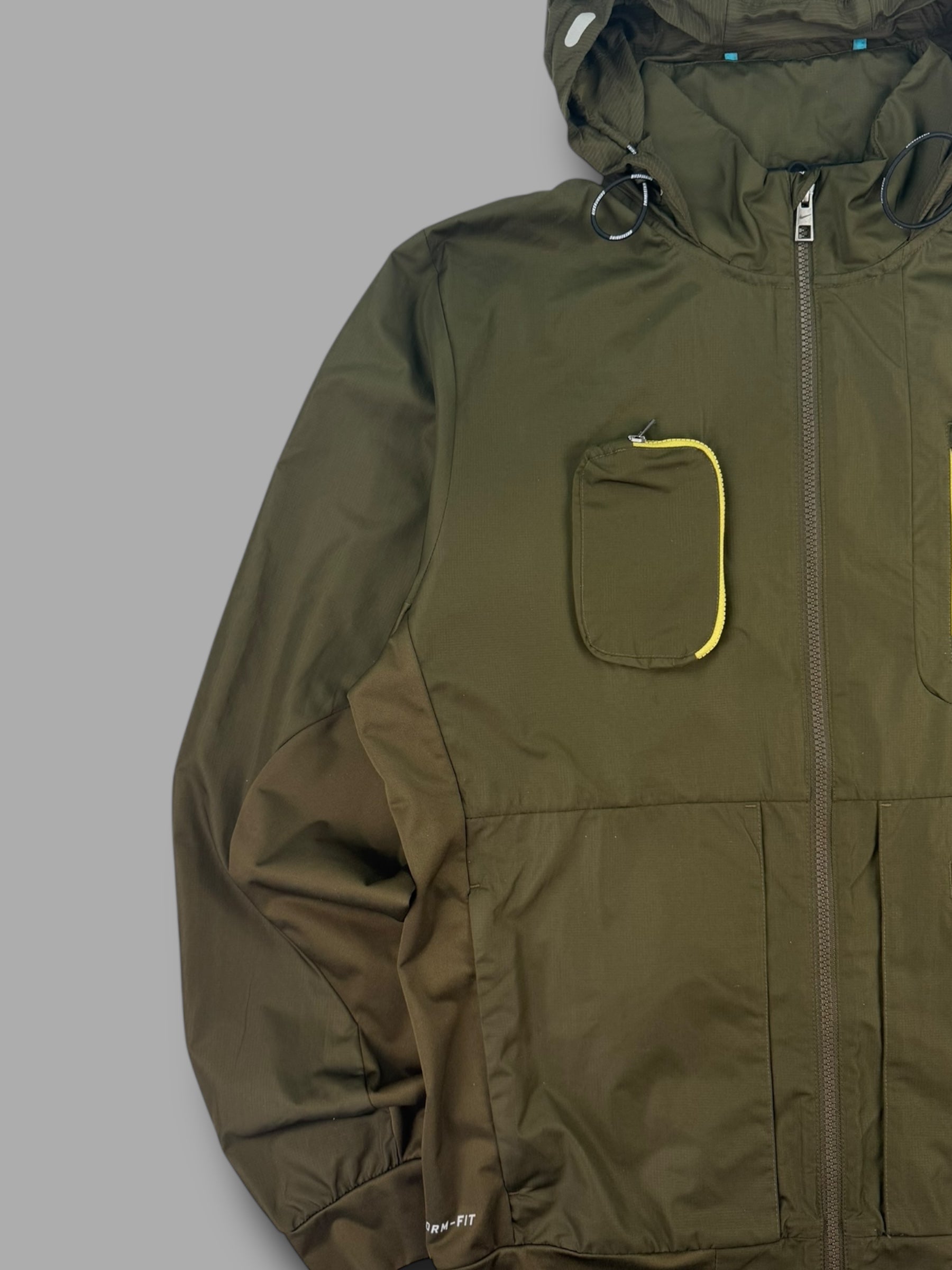 Nike 2000's storm-fit technical multi-pocket running track jacket (M)