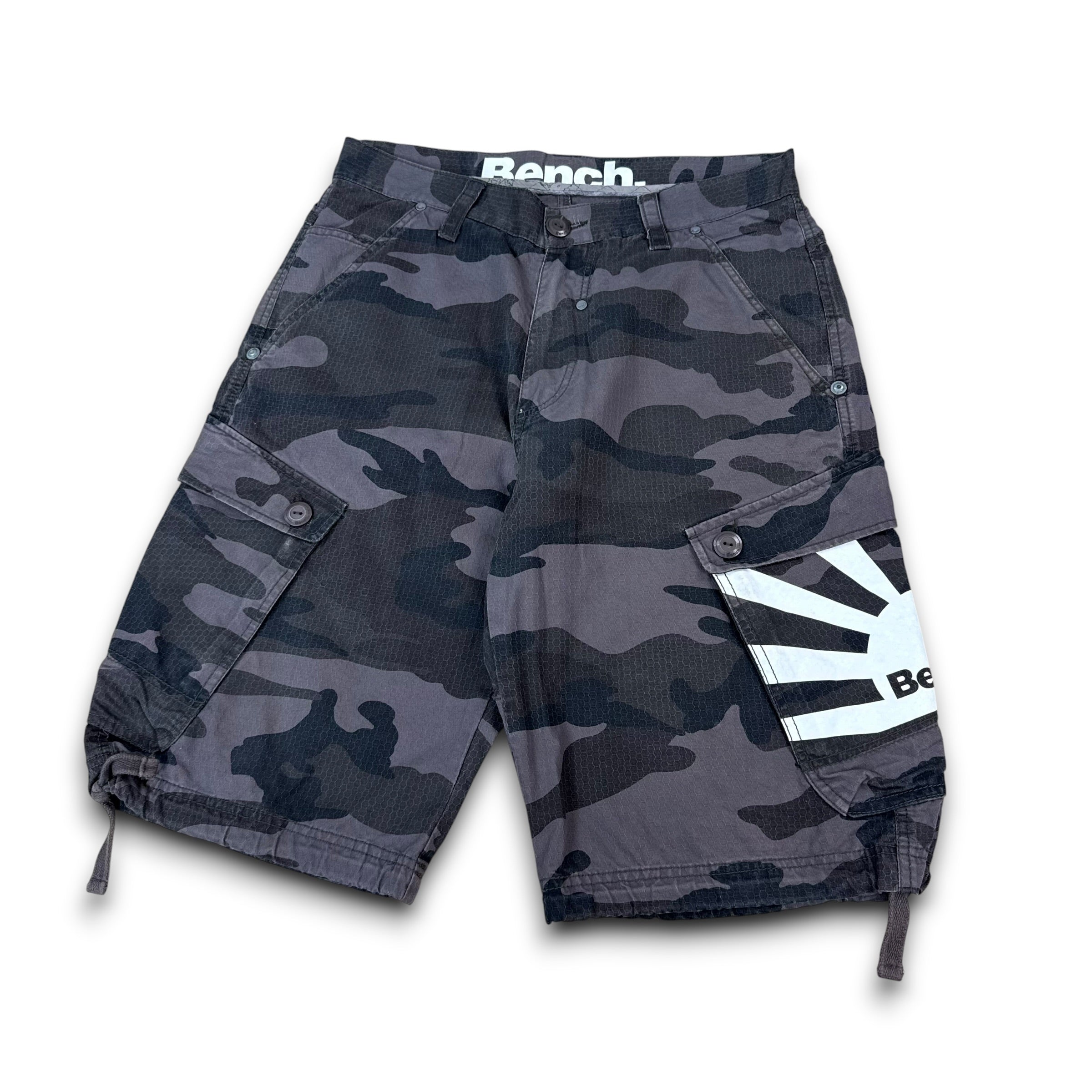Bench 2000's dark graphic camo shorts (S)