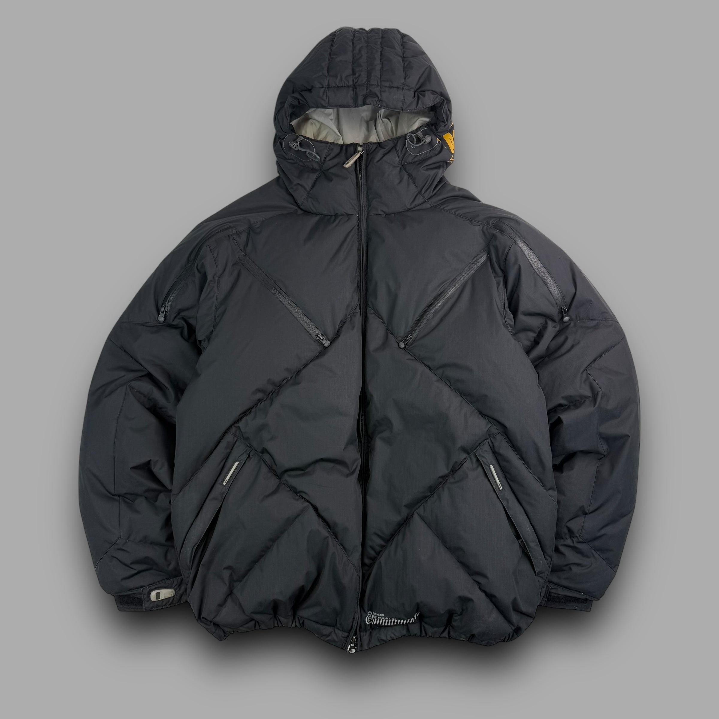 Burton Analog 2000's technical panelled multi-pocket downfill puffer (L)