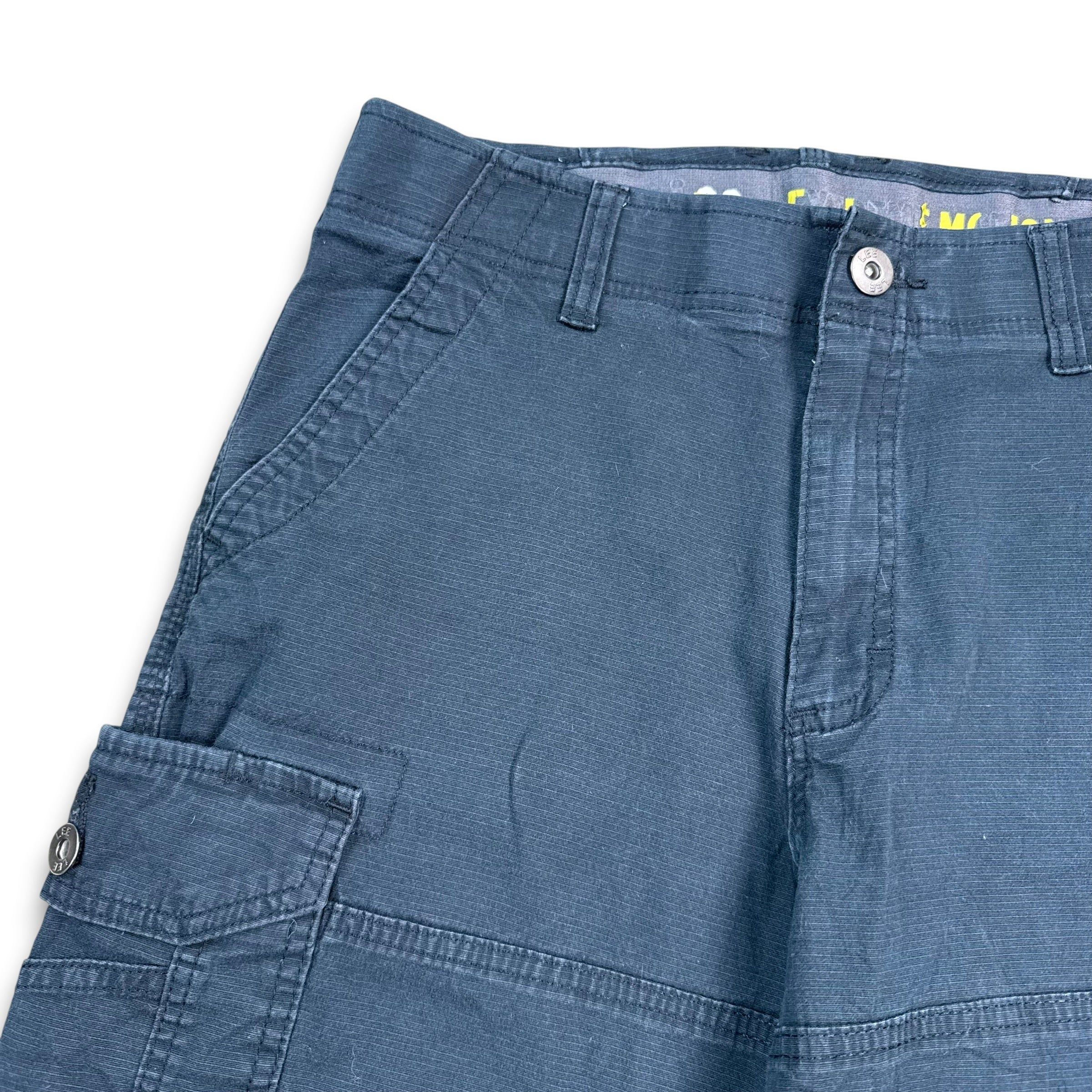 Lee motion 2000's baggy cargo shorts (XS)