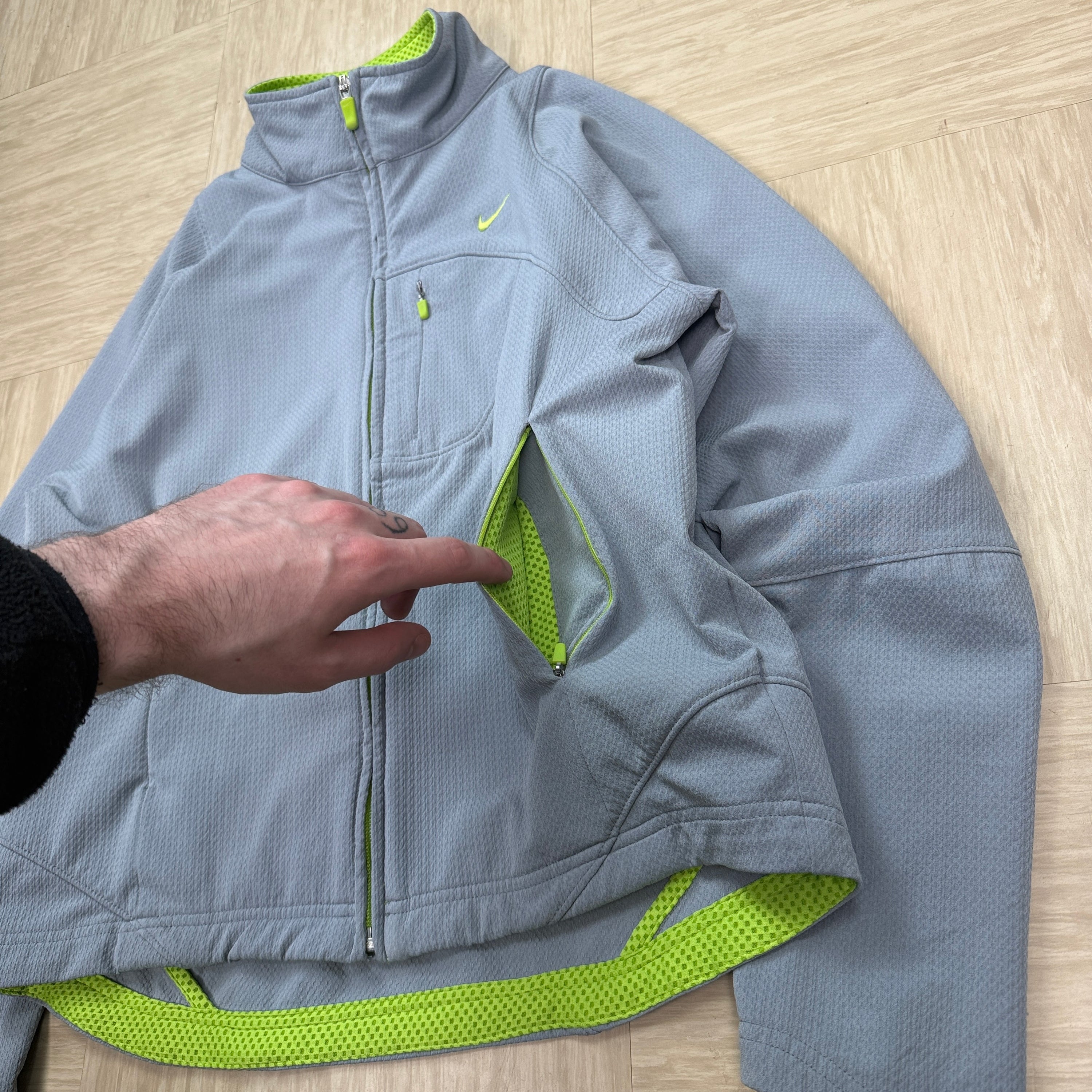 Nike sphere dry 2000's technical panelled softshell midlayer (S)