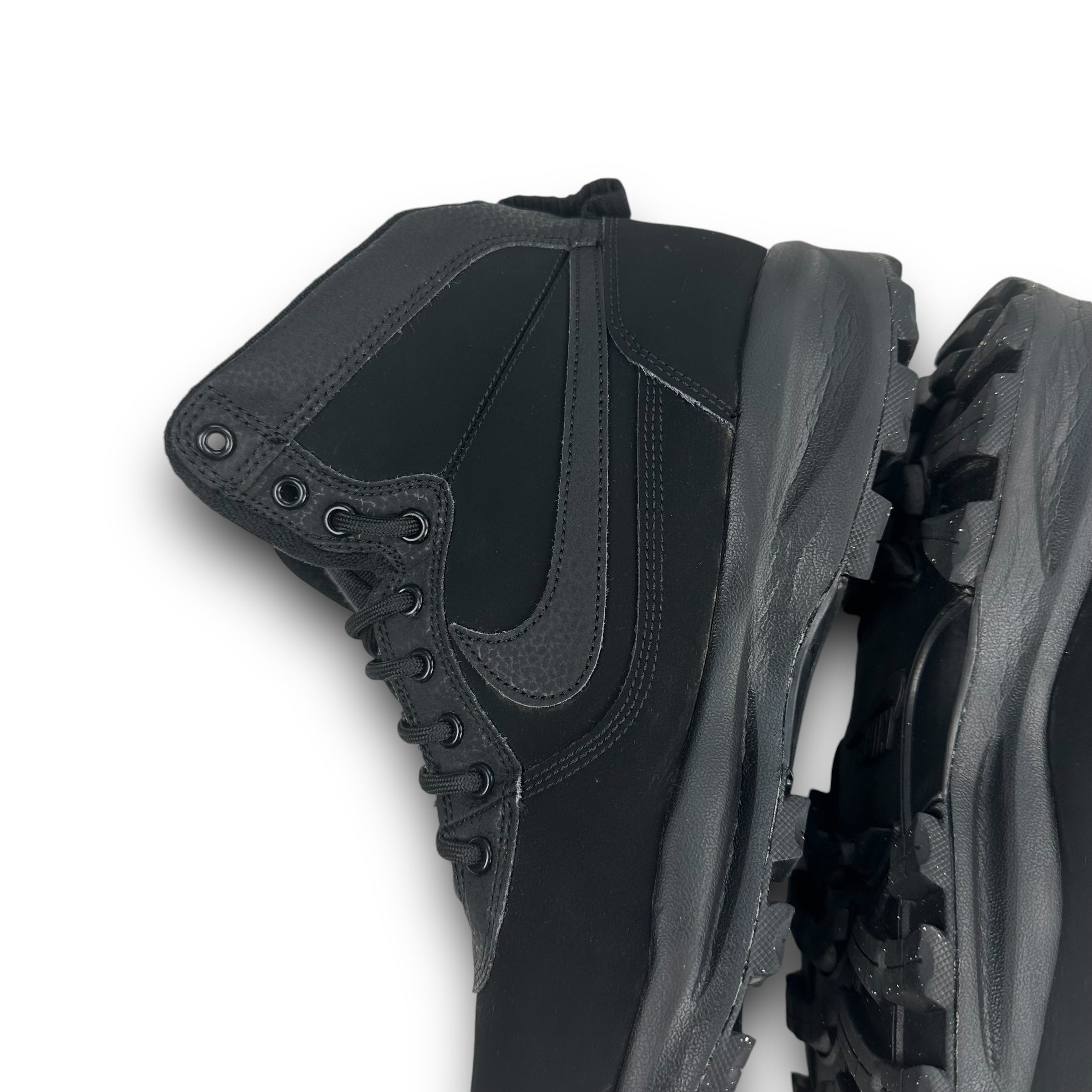 Nike manoadome 'triple black' 2020 (UK8.5)