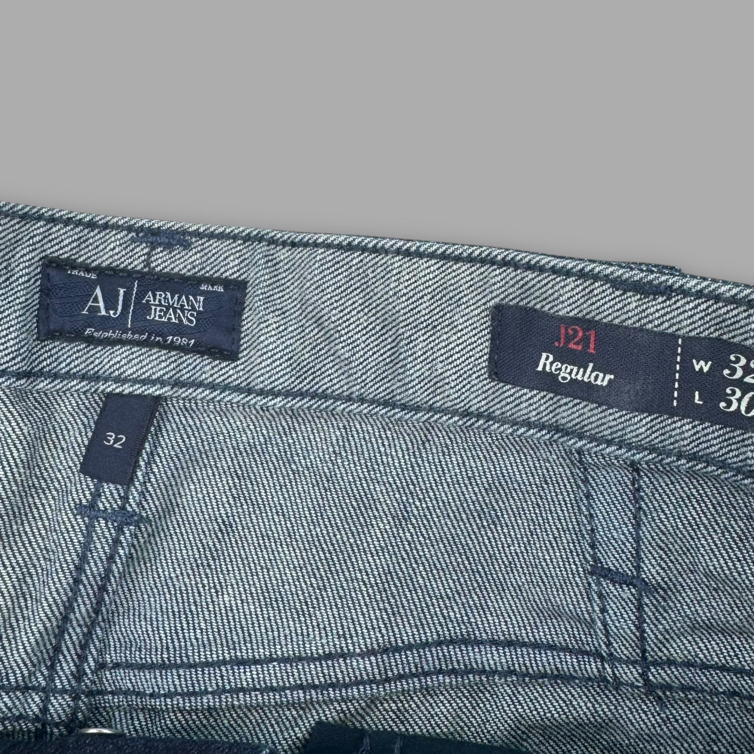Armani 2000's dark denim relaxed straight fit jeans (S-M)