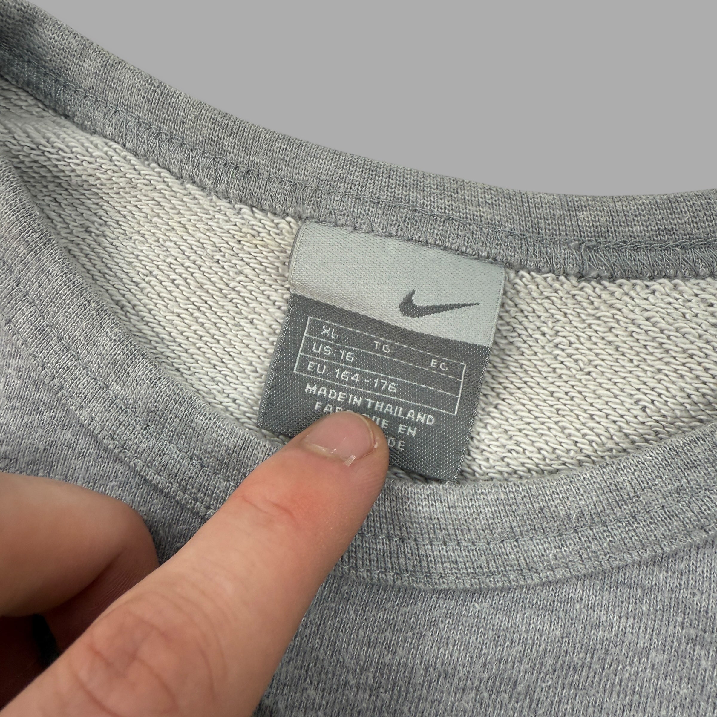 Nike athletic 2000's graphic spellout pullover sweatshirt (S)