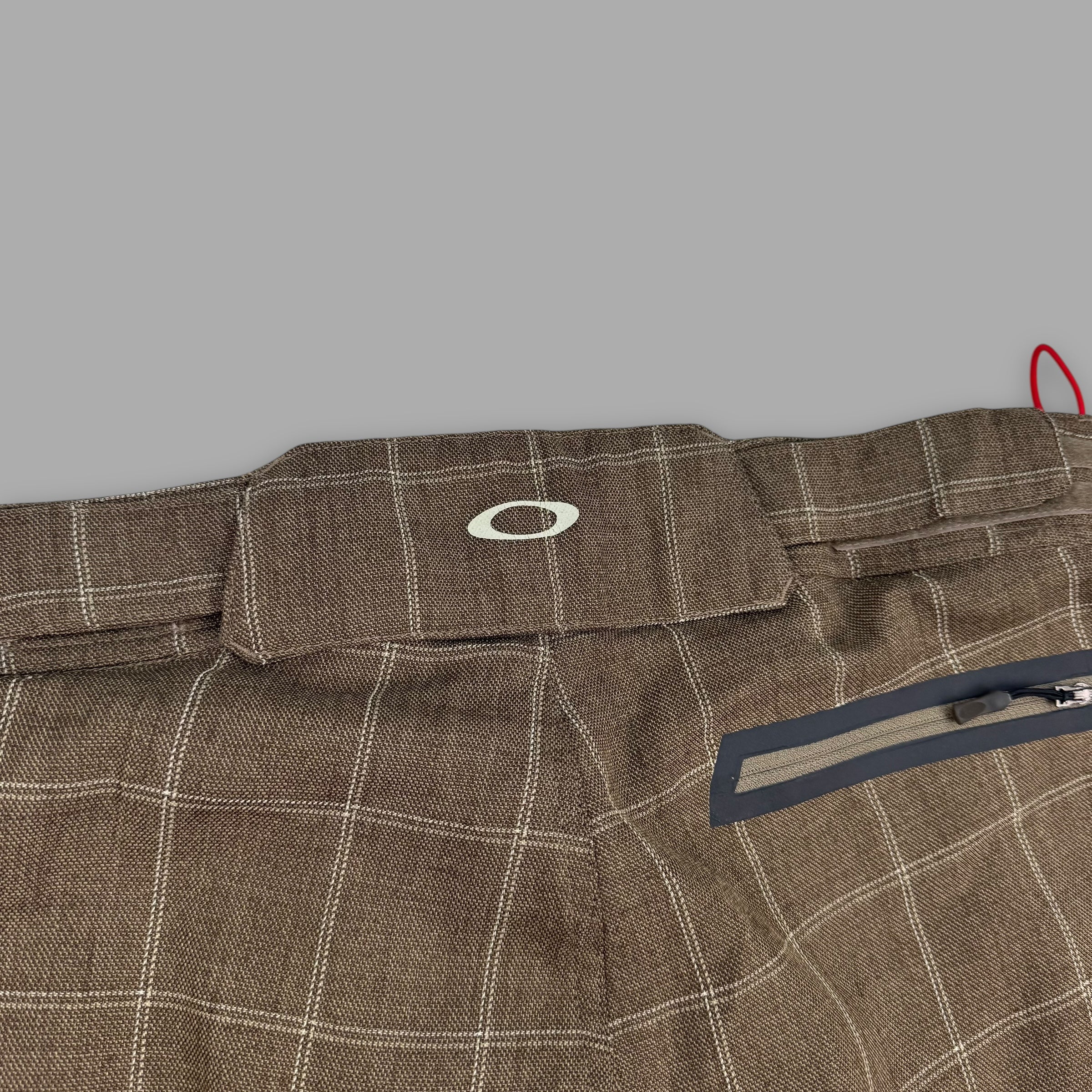 Oakley 2010 technical plaid mountain biking shorts (L)