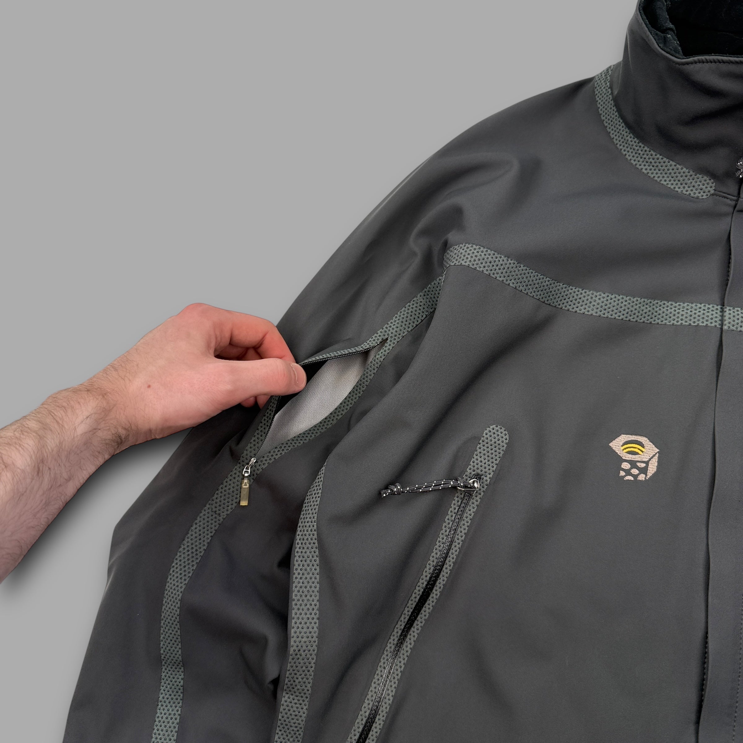 Mountain hardwear 2000's technical taped seams conduit softshell jacket (S)