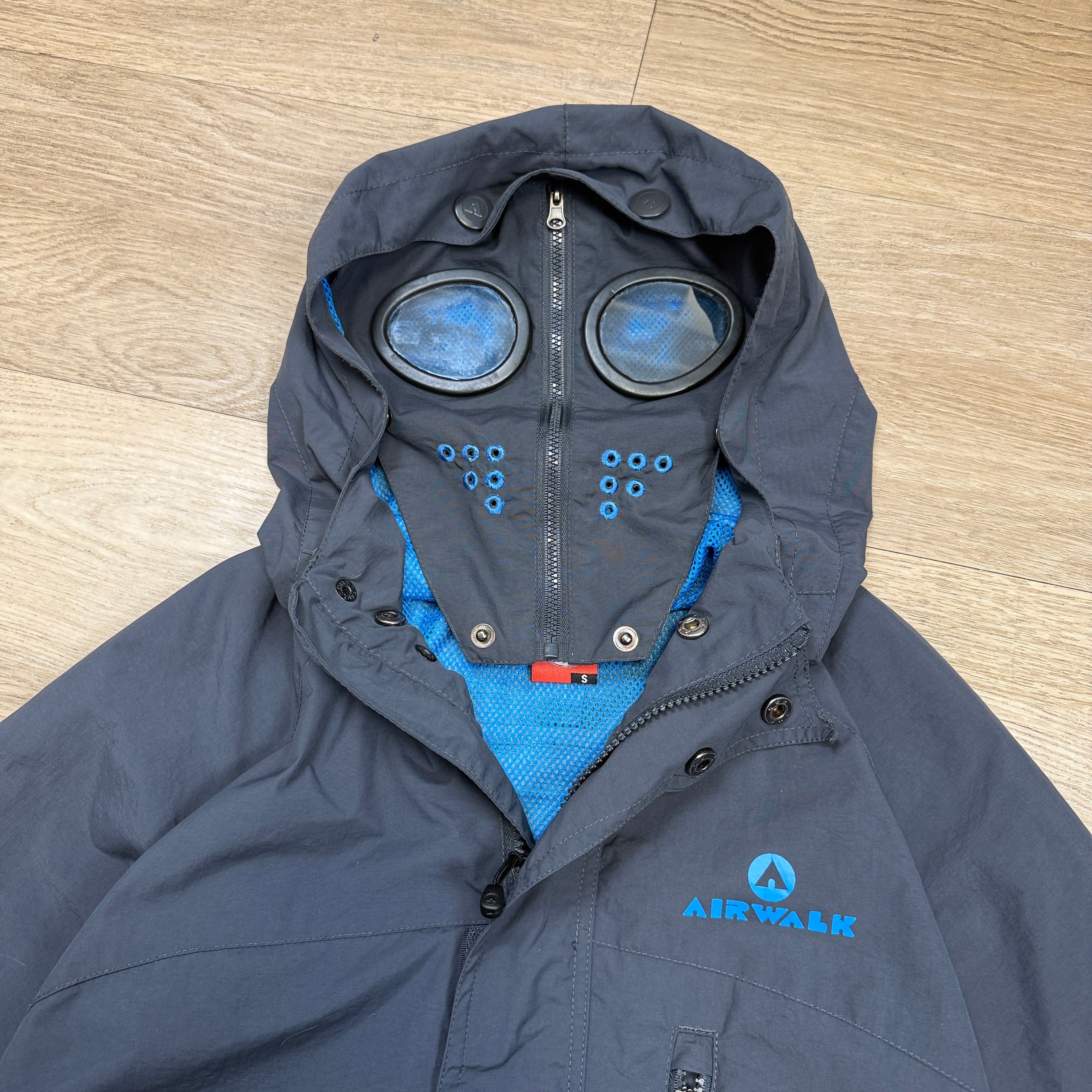 Airwalk 2000's technical lightweight nylon hooded goggle jacket with contrast stitching (S)