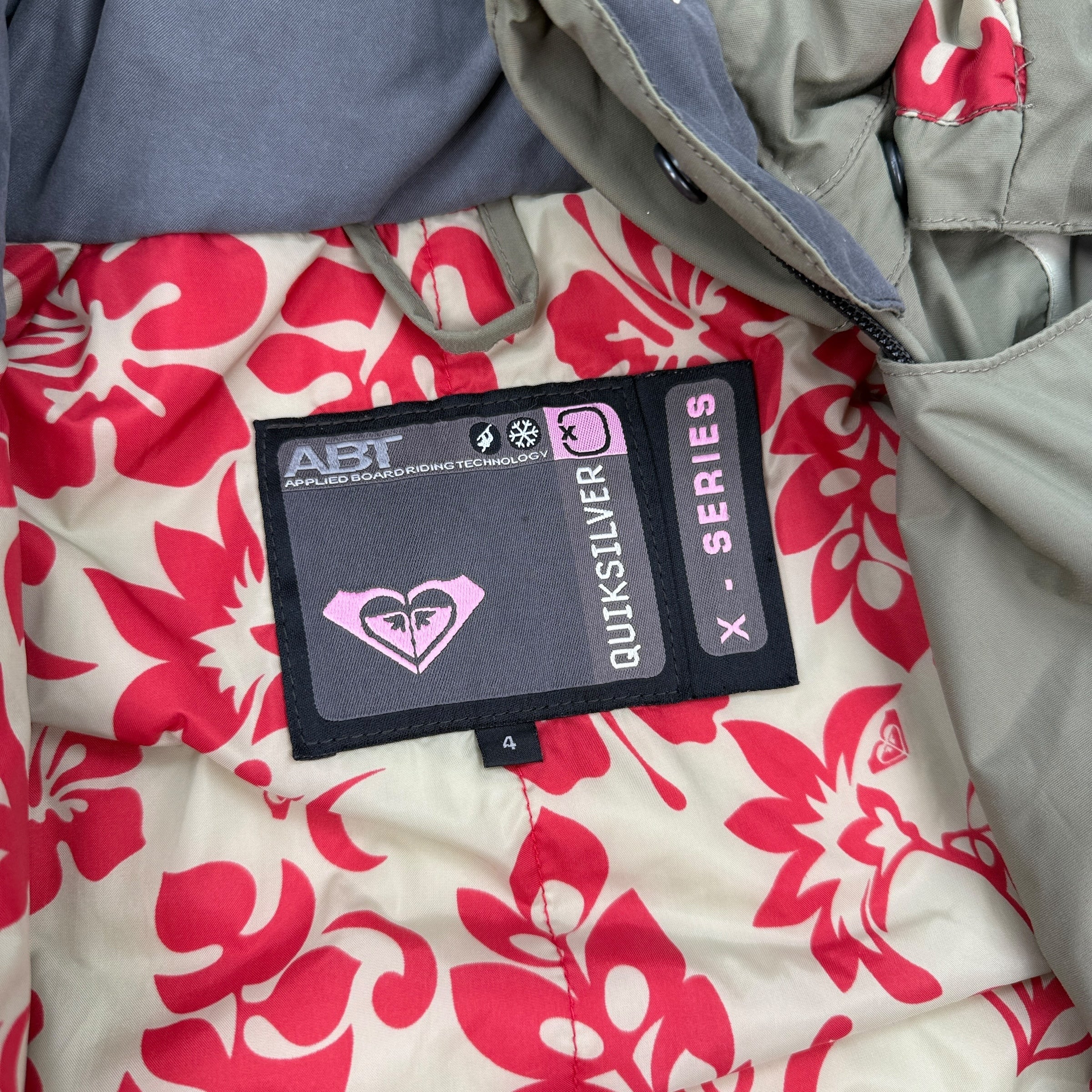 Quiksilver x Roxy 2000's technical asymmetrical zip softshell ski jacket (S-M)