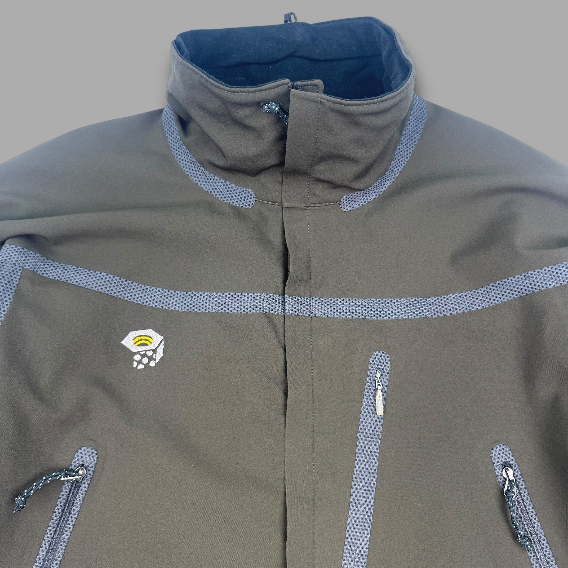 Mountain hardwear 2000’s technical taped seams conduit softshell jacket (S)