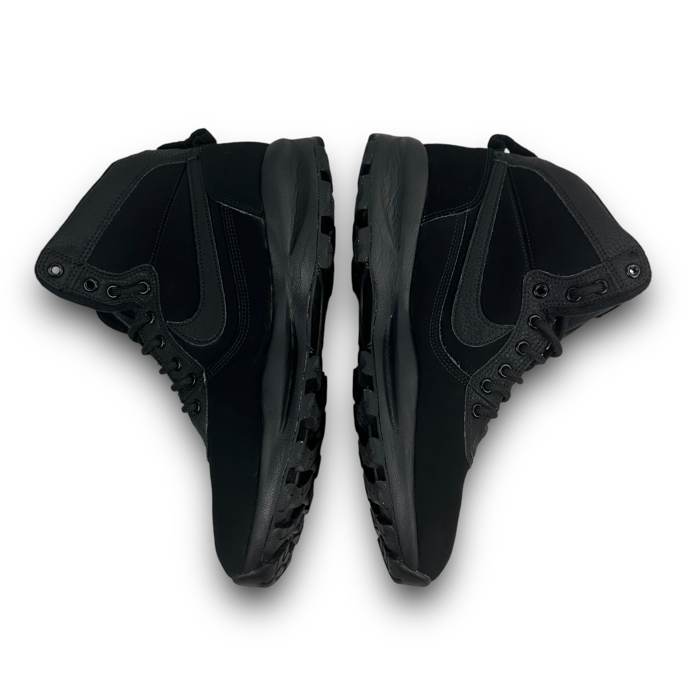 Nike manoadome 'triple black' 2020 (UK8.5)