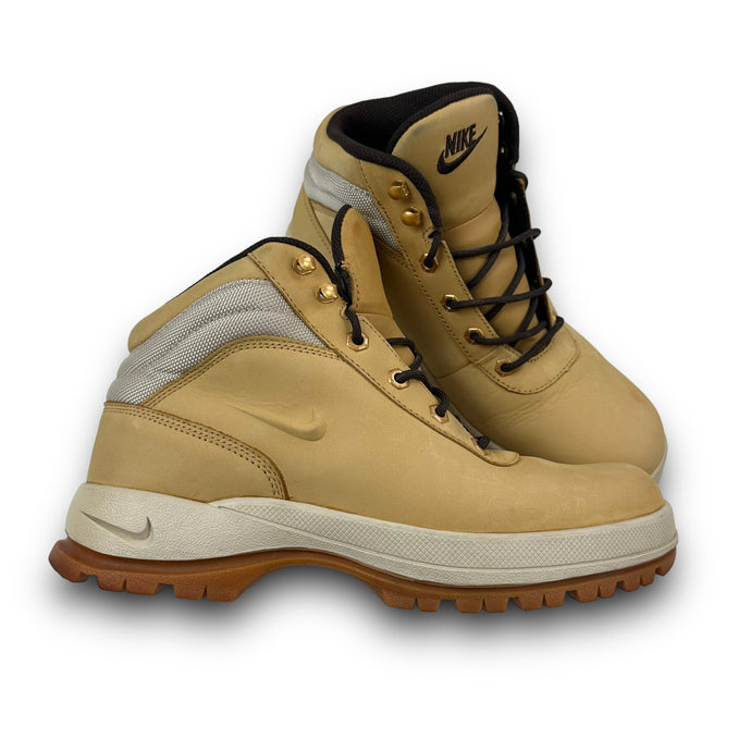 Nike ACG mandara hiking boots 2013 (UK7)