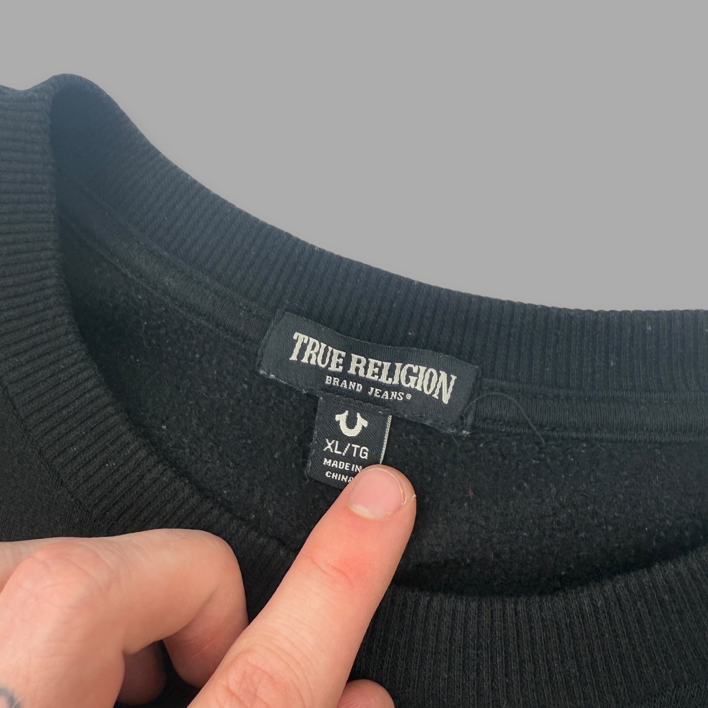 True religion 2000's spellout graphic pullover sweatshirt (XL)