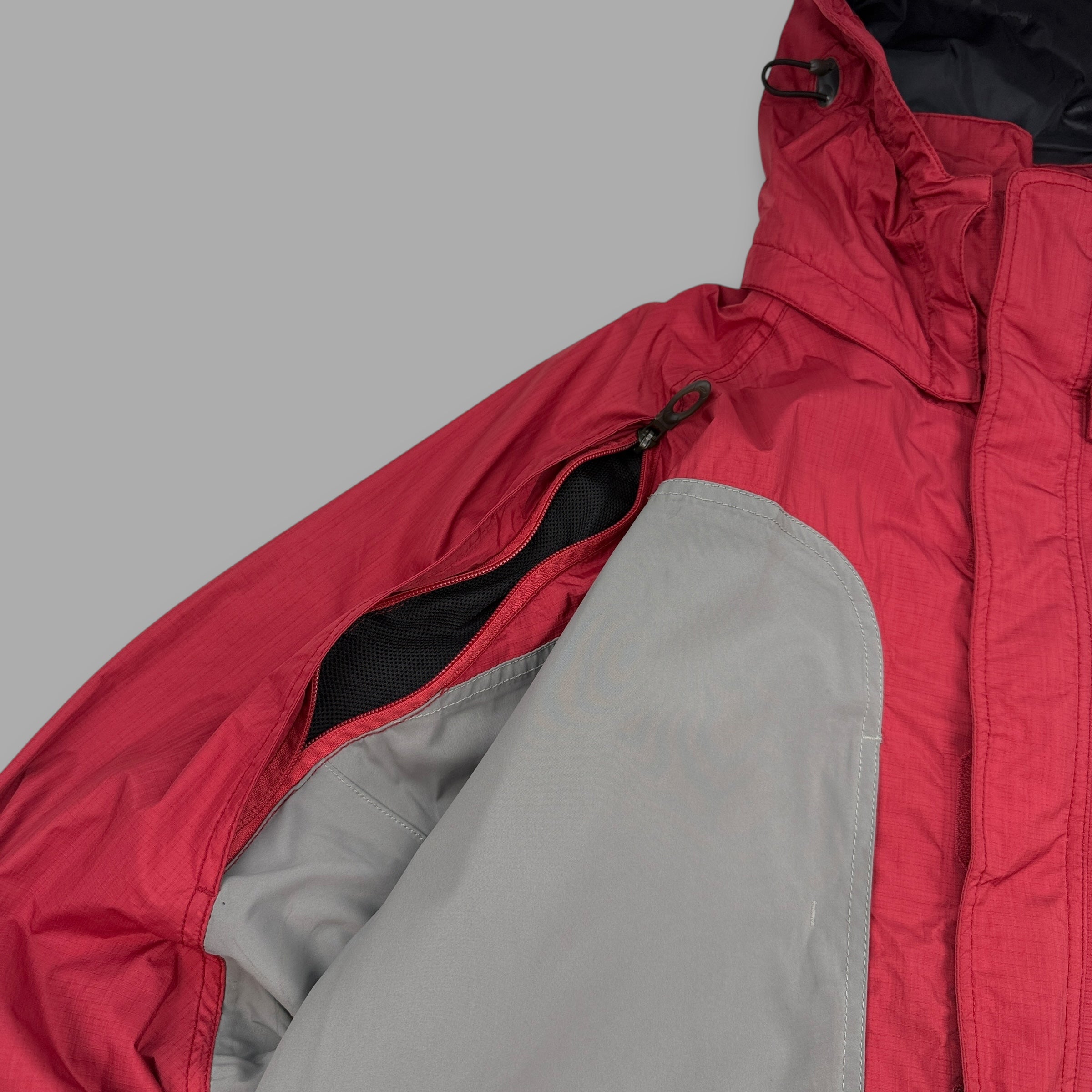 Oakley nitro fuel 2000's technical vented nylon rip stop ski jacket (S)