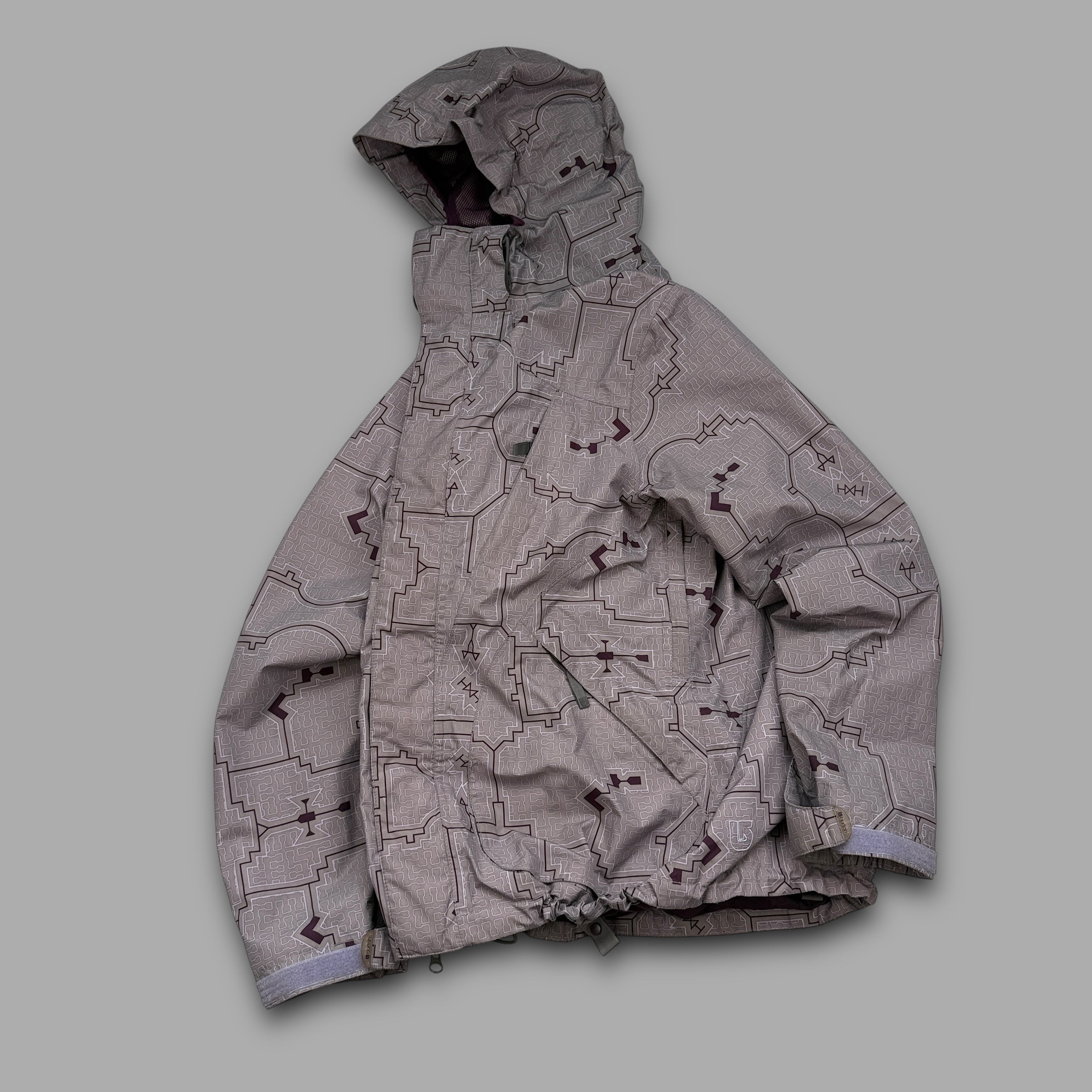 Burton gore-tex 2000's technical magnetic closure monogram ski jacket (S)