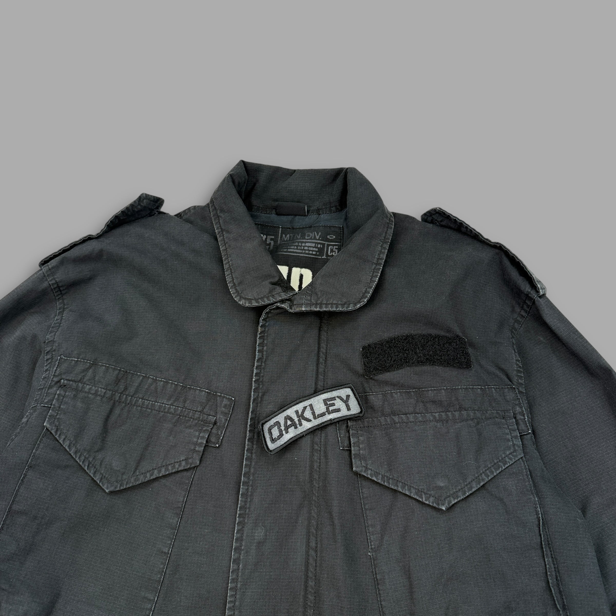 Oakley military division 2008 technical multi-pocket zip up jacket (L)