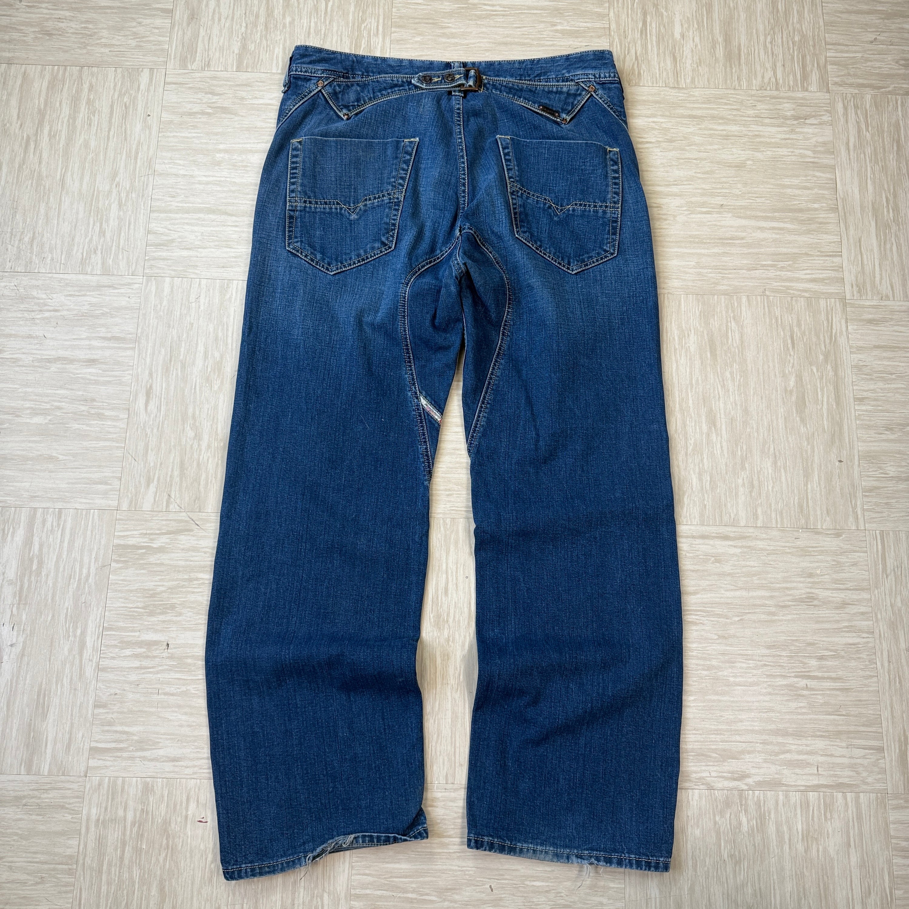 Diesel 2000's relaxed fit pheyo bootcut denim jeans (S)
