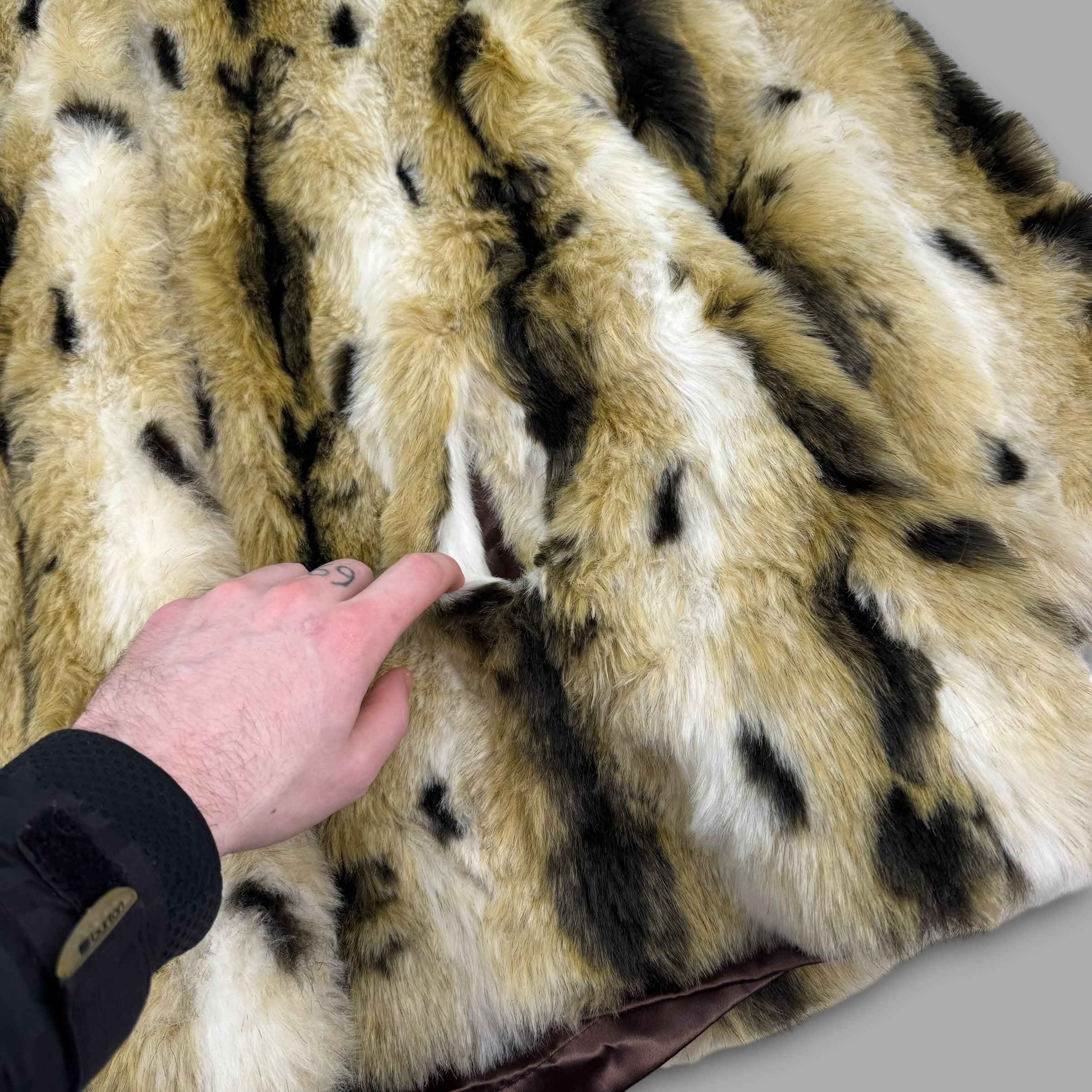 Marble 2000's faux lynx fur hooded coat with clasp closures (XS) wms