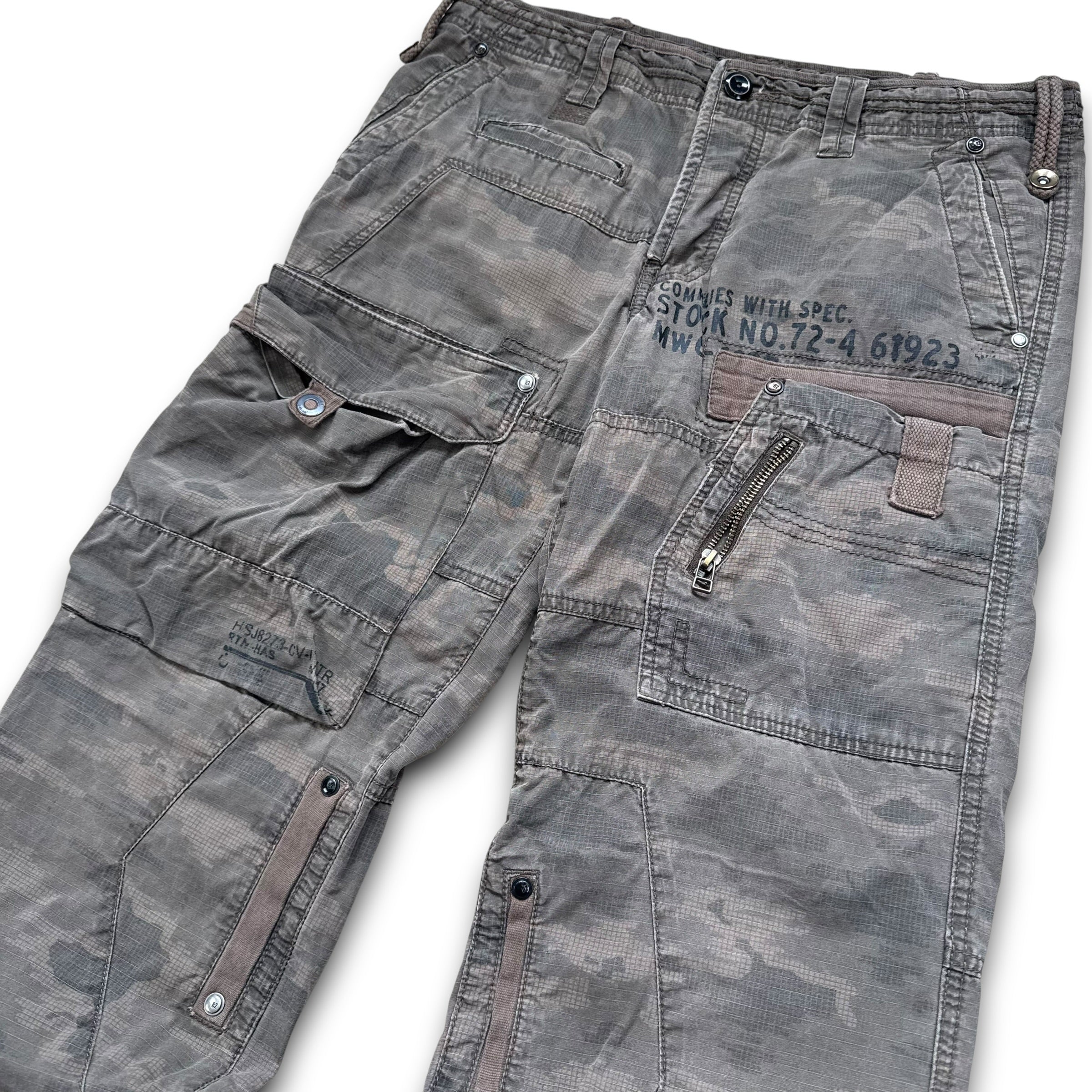 Next 2000's technical low rise loose multi pocket denim camo bottoms (S)