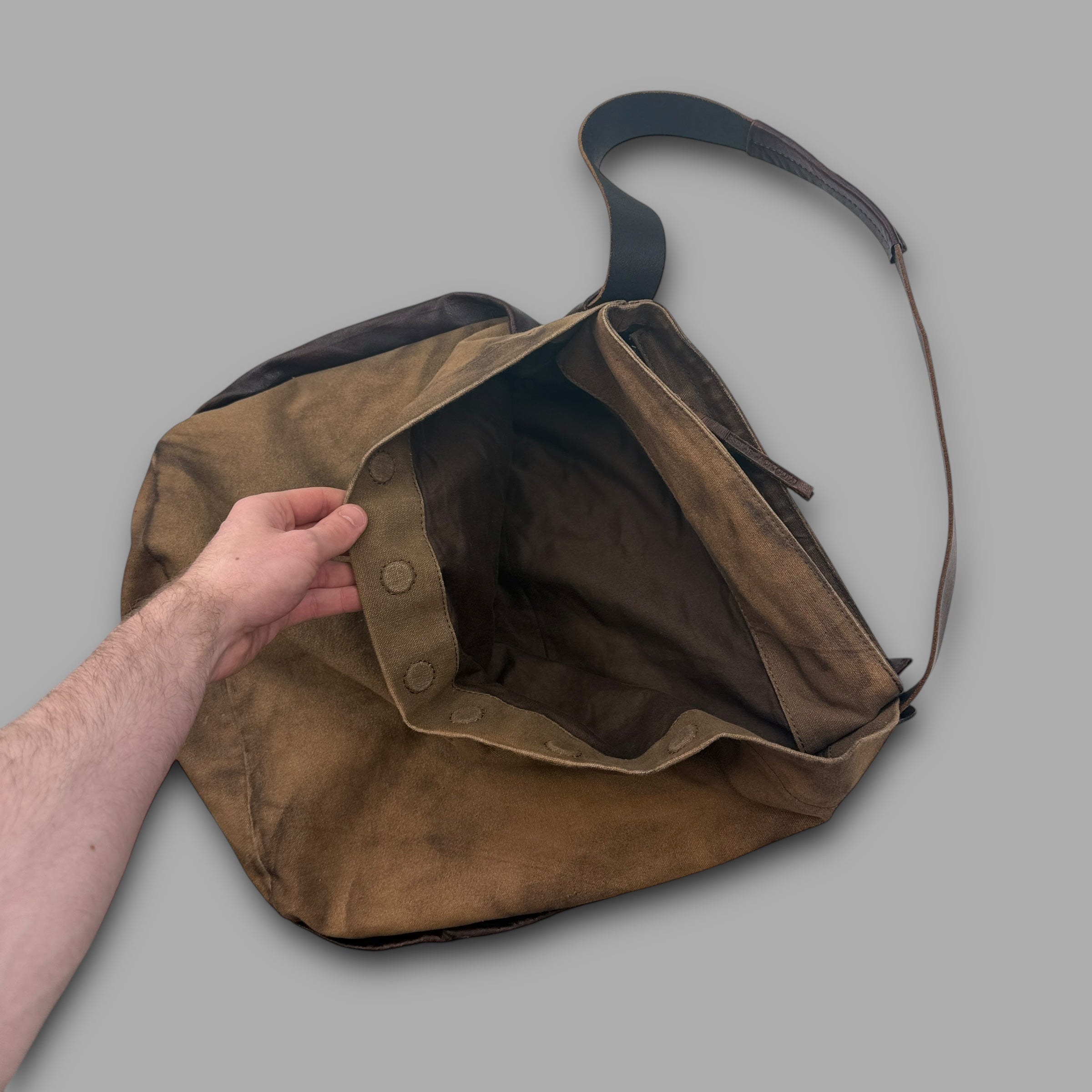 Diesel black gold 2000's distressed hobo shoulder bag (OS)
