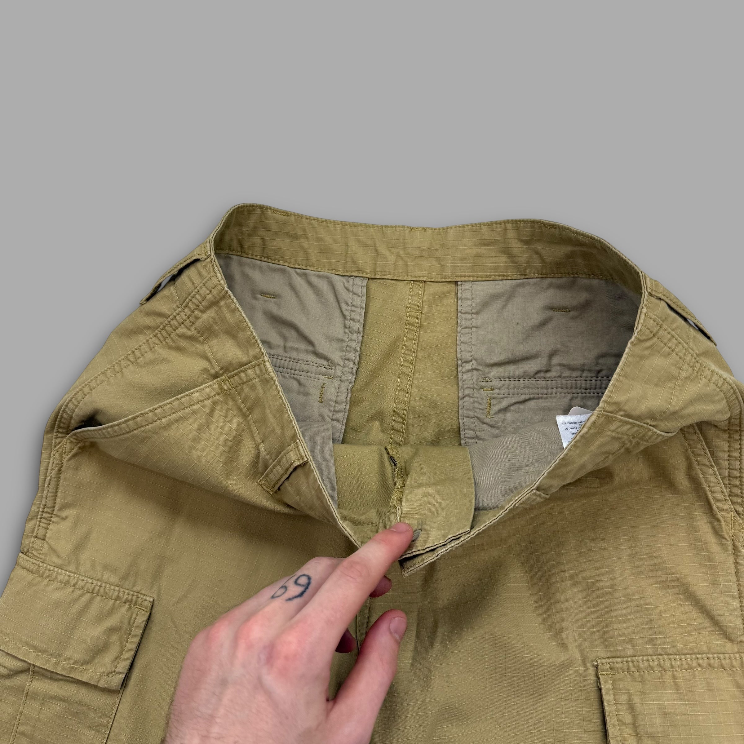 Carhartt 2000's baggy wide leg cargo shorts (S)