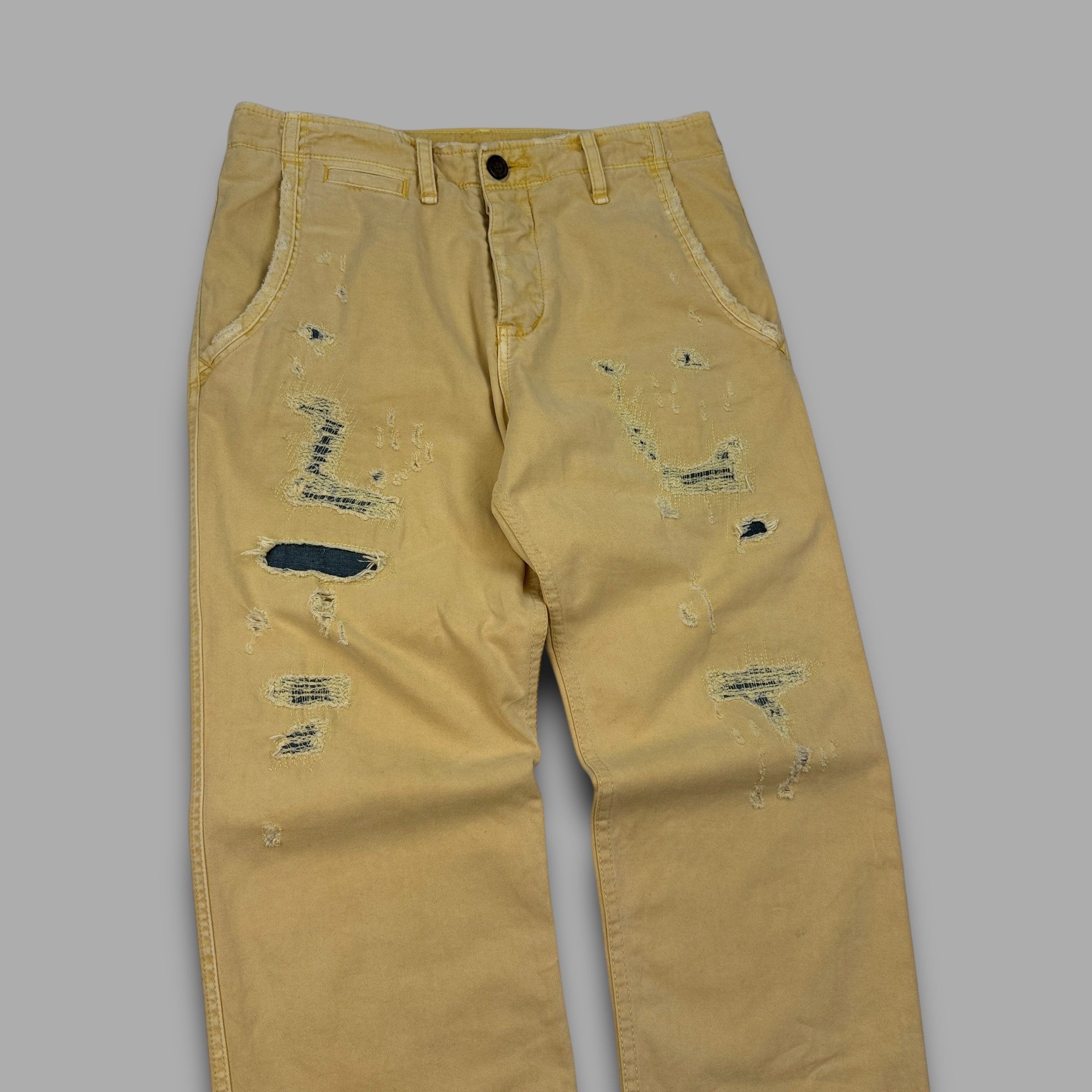 True religion 2000's straight leg ripped jeans (M)