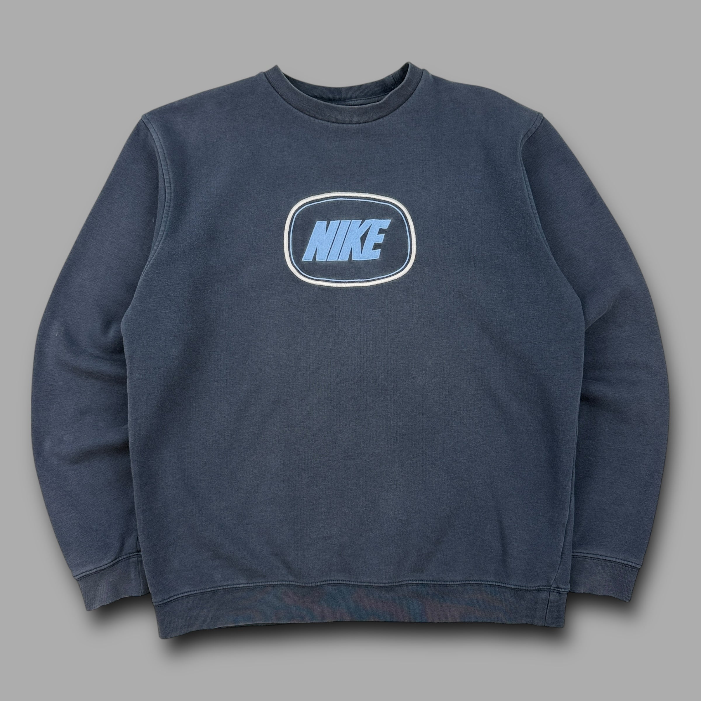 Nike 2000's graphic spellout embroidered sweatshirt (M)