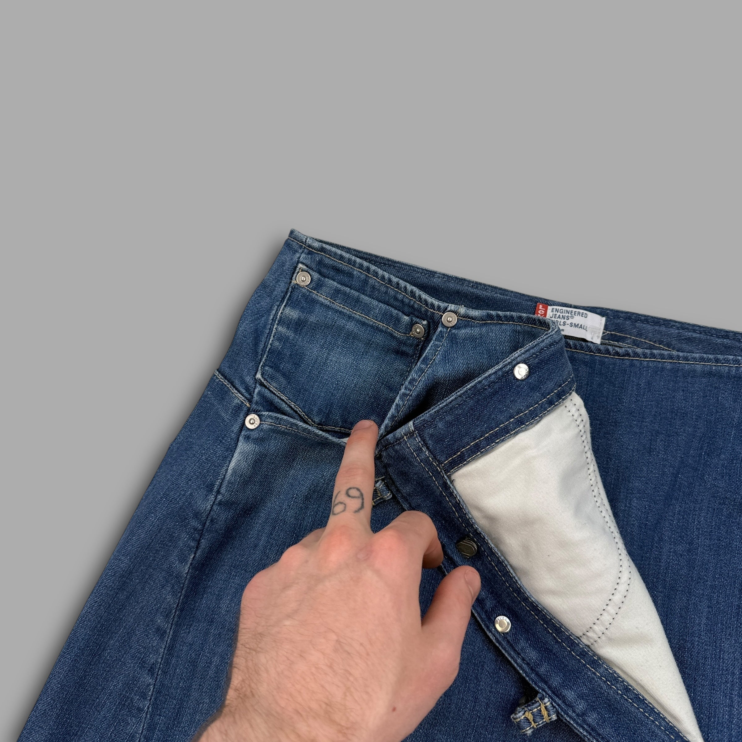 Levi's engineered 2000's technical denim wrap skirt (S)