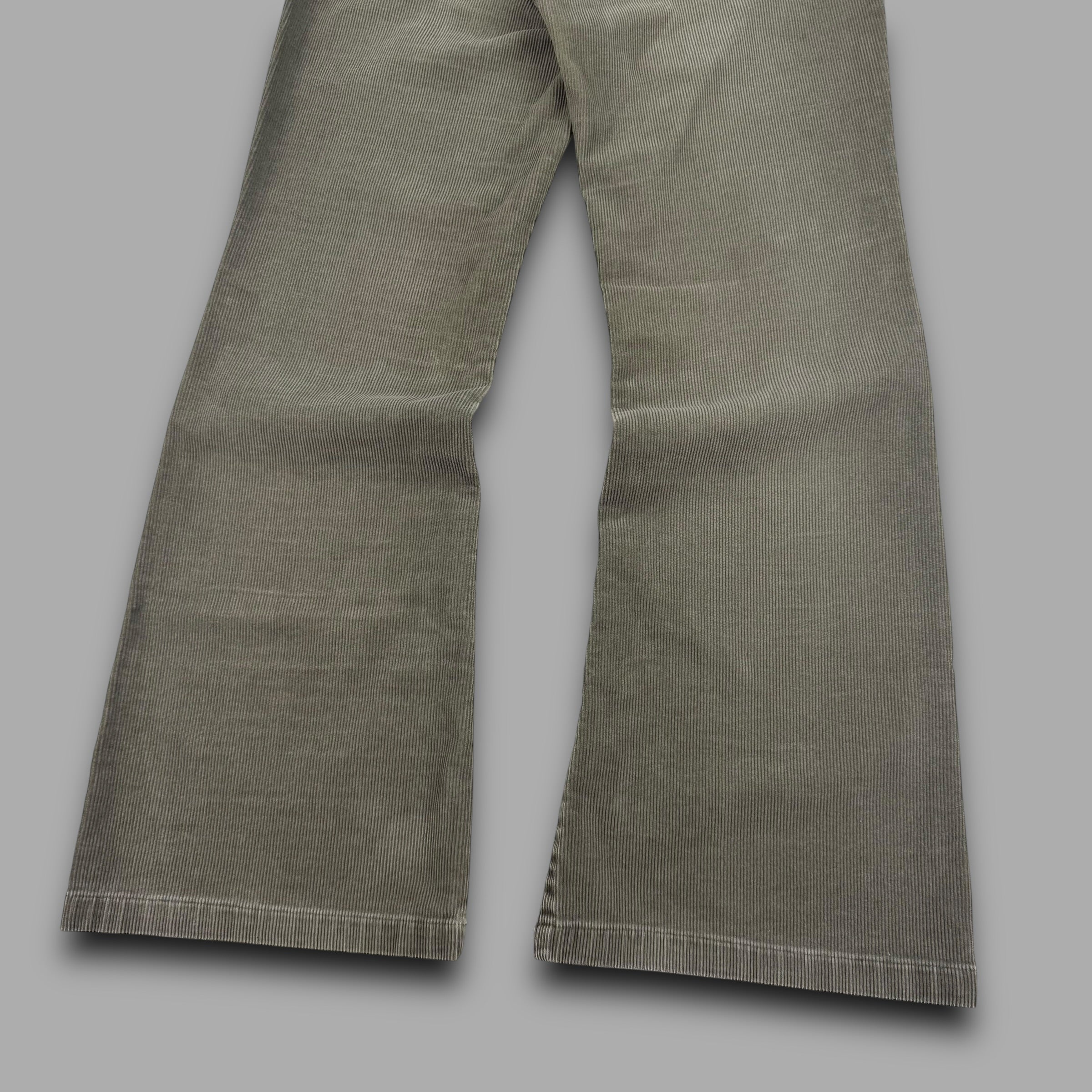 Next petite 2000's corduroy fitted flair jeans (L) wms