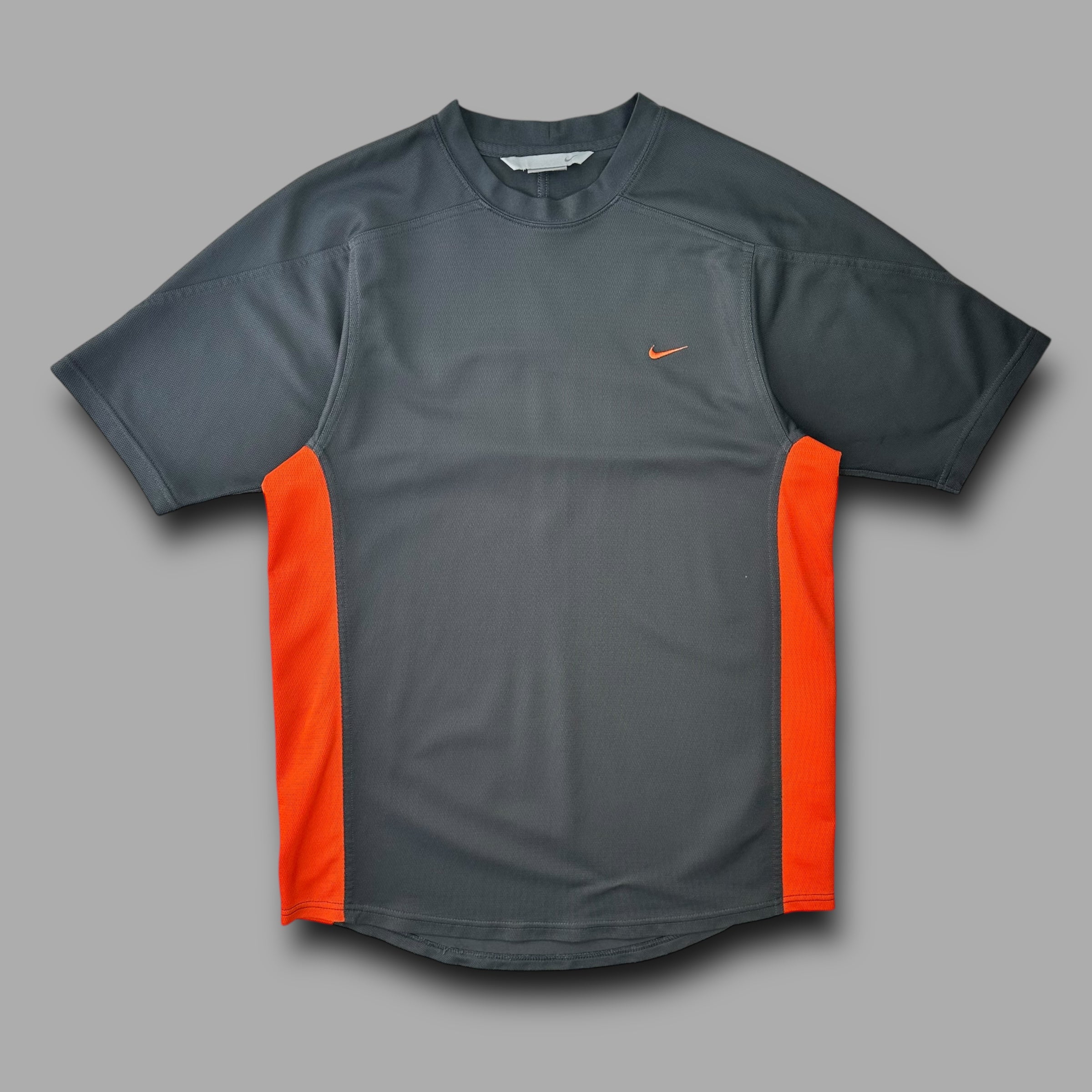 Nike 2000's panelled two-tone breathable active tee (M)