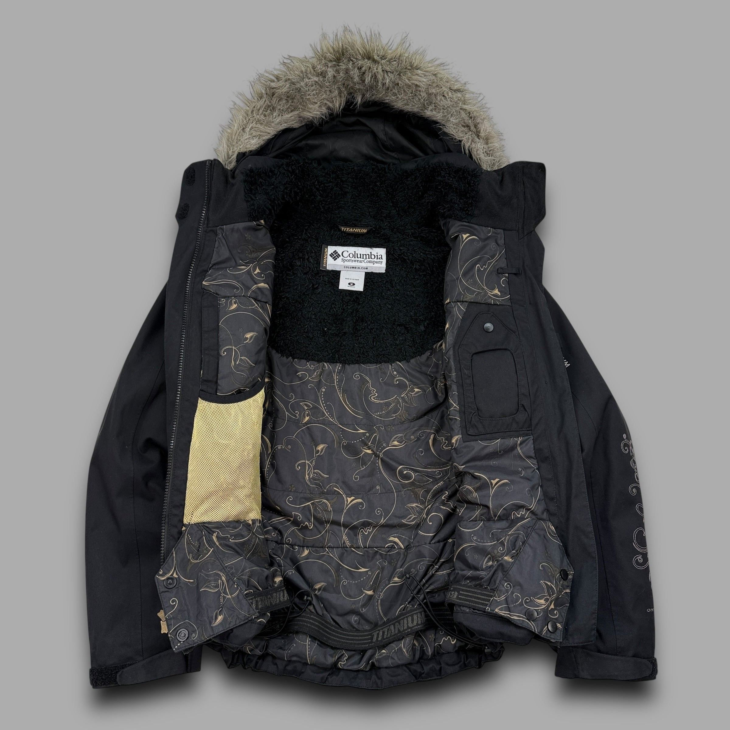 Columbia titanium 2000's technical fur hood waterproof shell jacket (M) wms
