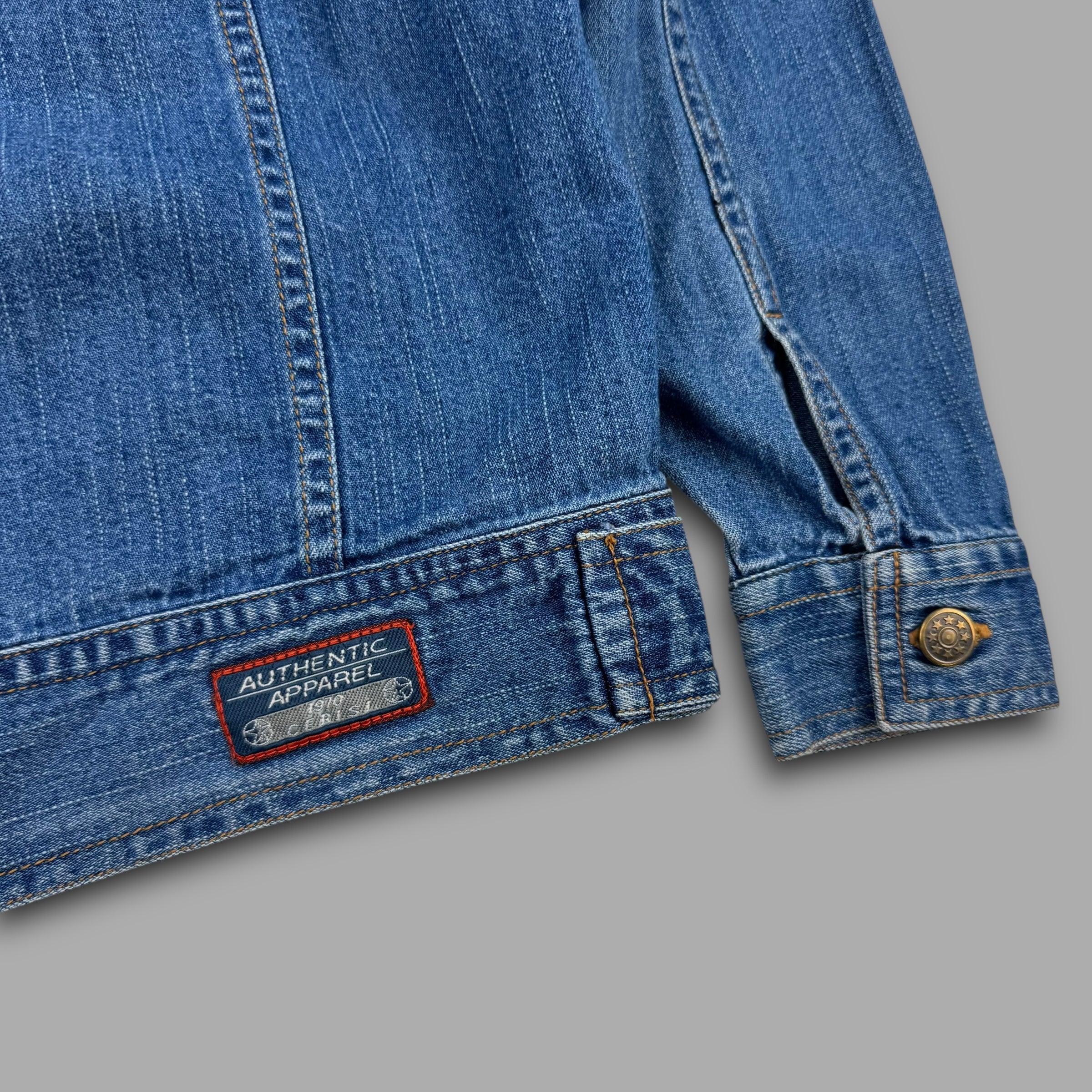 Cerisi Vintage 1980's blue jeans spirit denim shirt jacket with embroidered detailing on the back (S) wms
