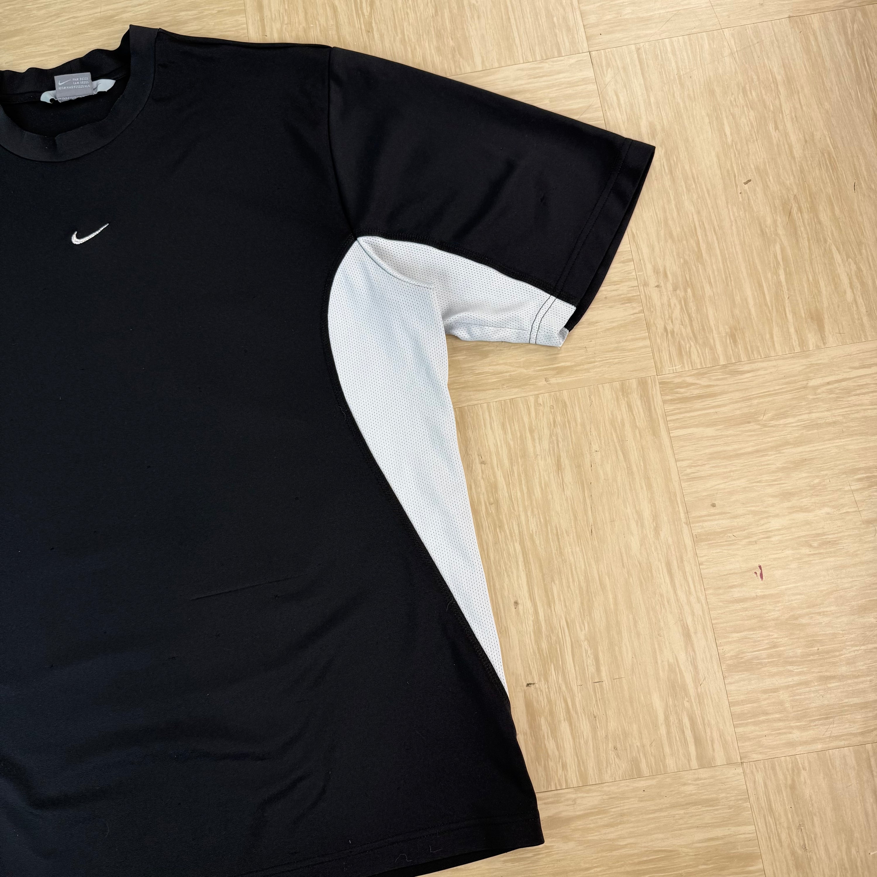 Nike 2000's panelled vented mesh centre swoosh tee (L)