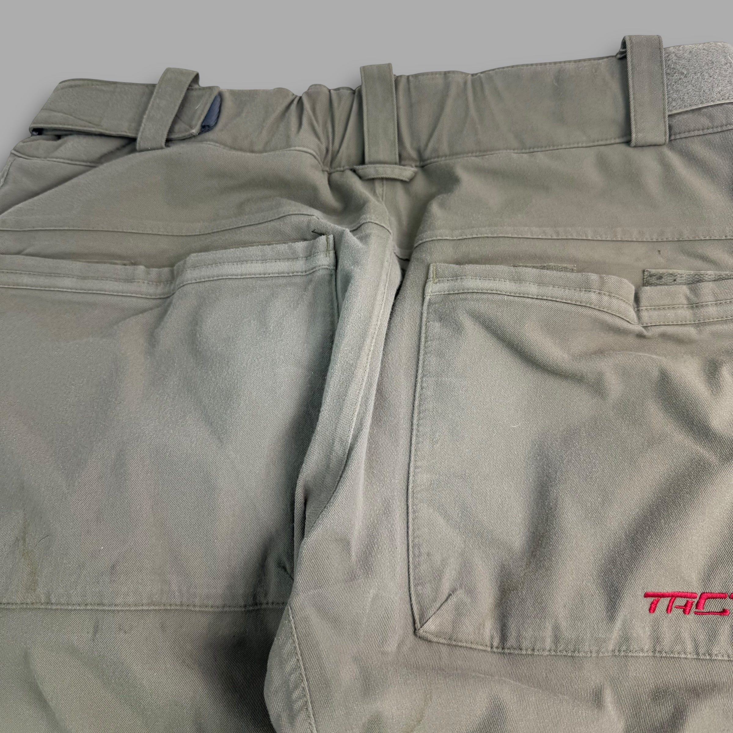 Burton tactical 2000's technical baggy wide leg ski sallopettes (L)