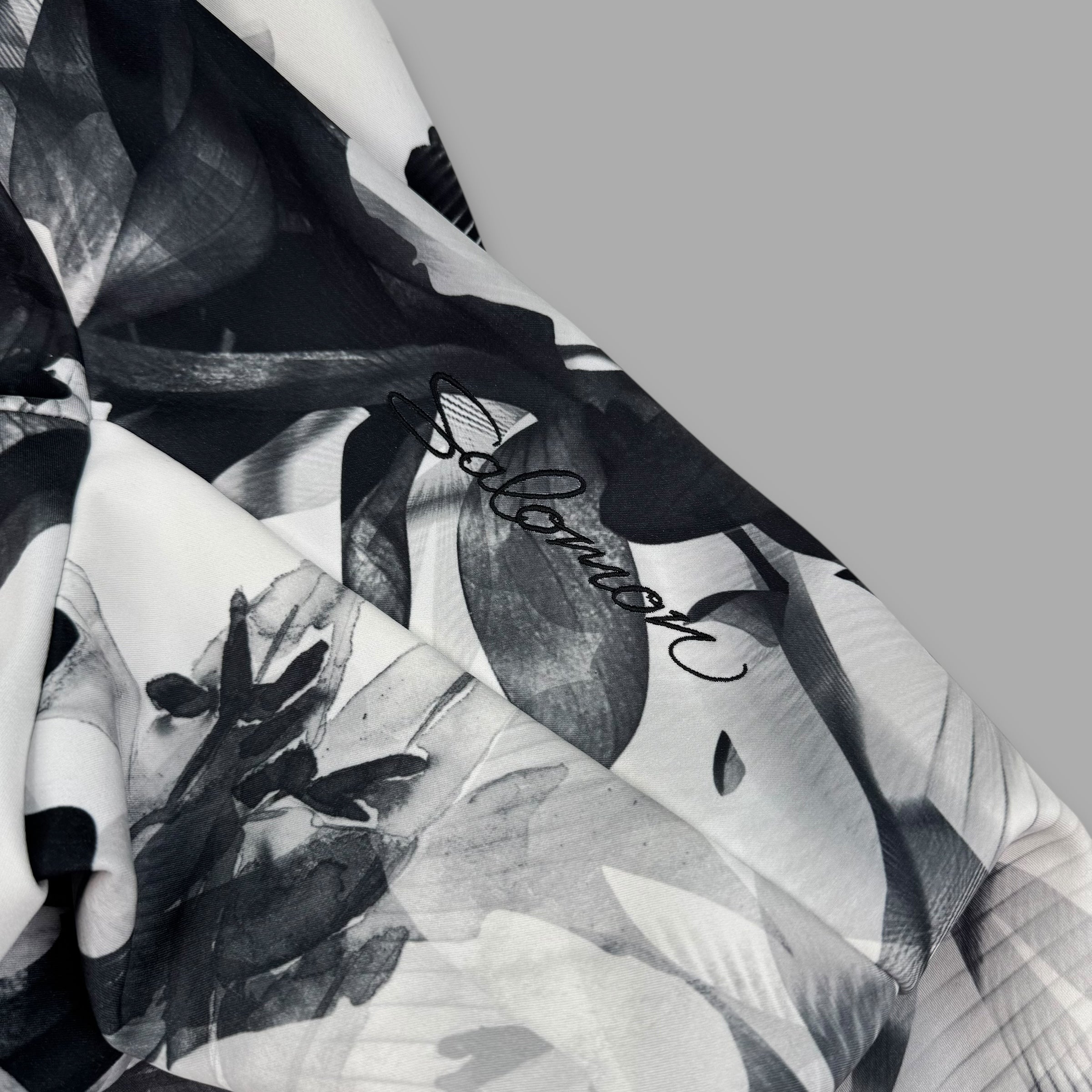 Salomon 2011 technical monogram floral softshell ski jacket (L) wms