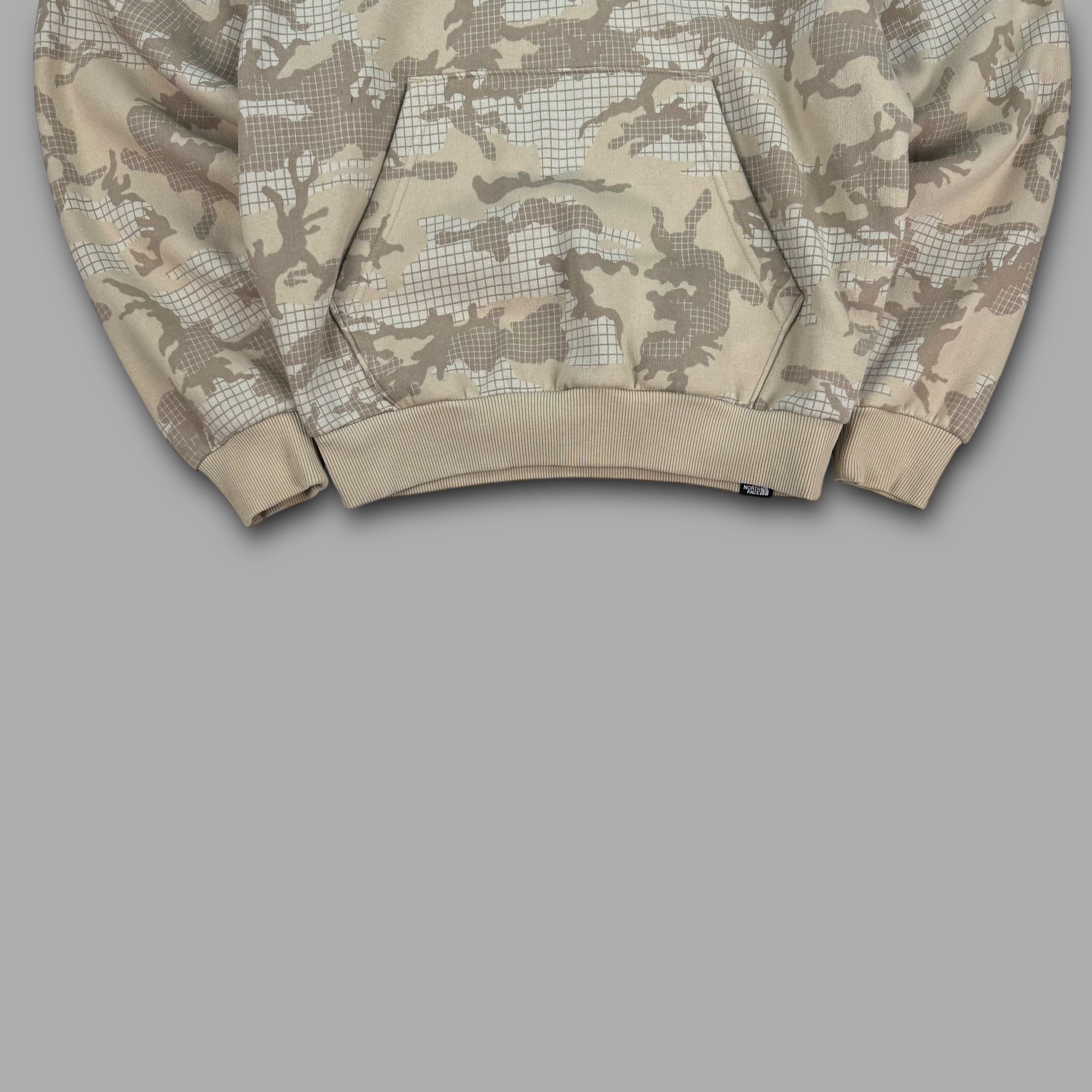 The north face 2022 graphic spellout camo hoodie (M) wms