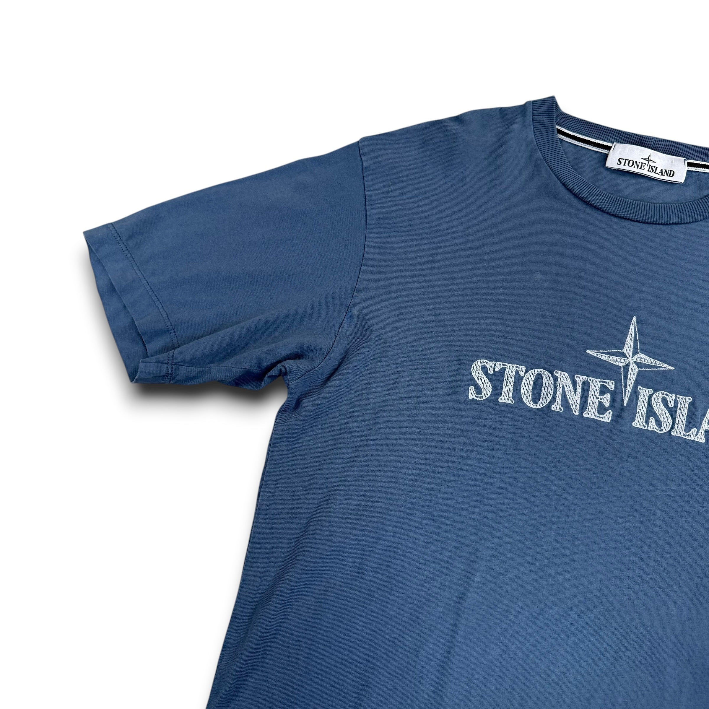 Stone island graphic embroidered spellout tee (S)